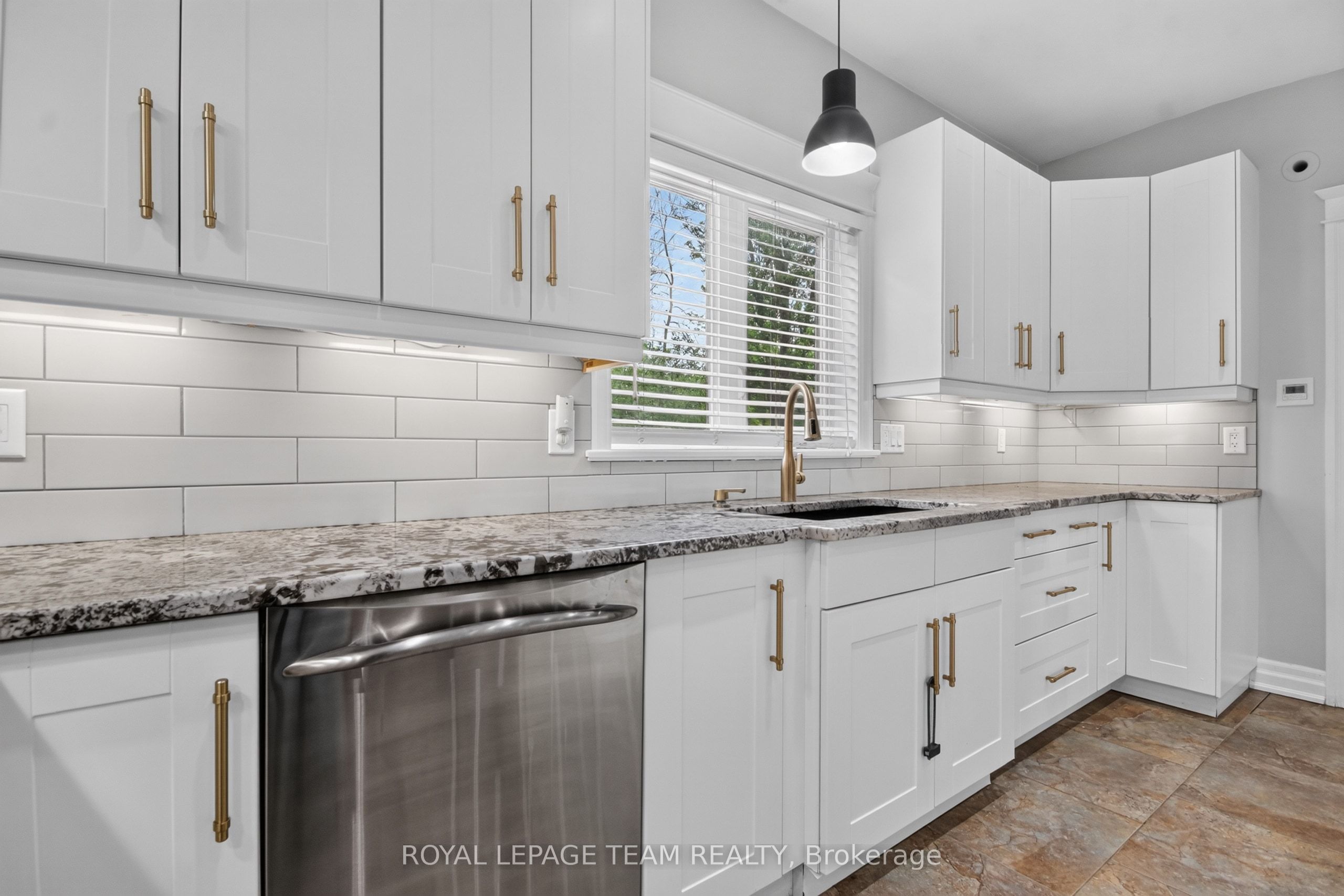 6330 Second Line Road Property Photo 13