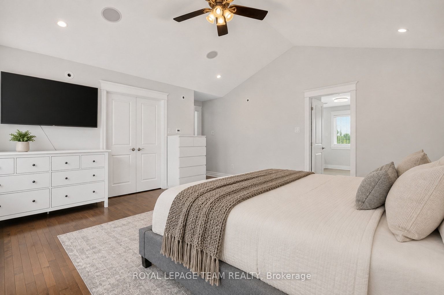 6330 Second Line Road Property Photo 24