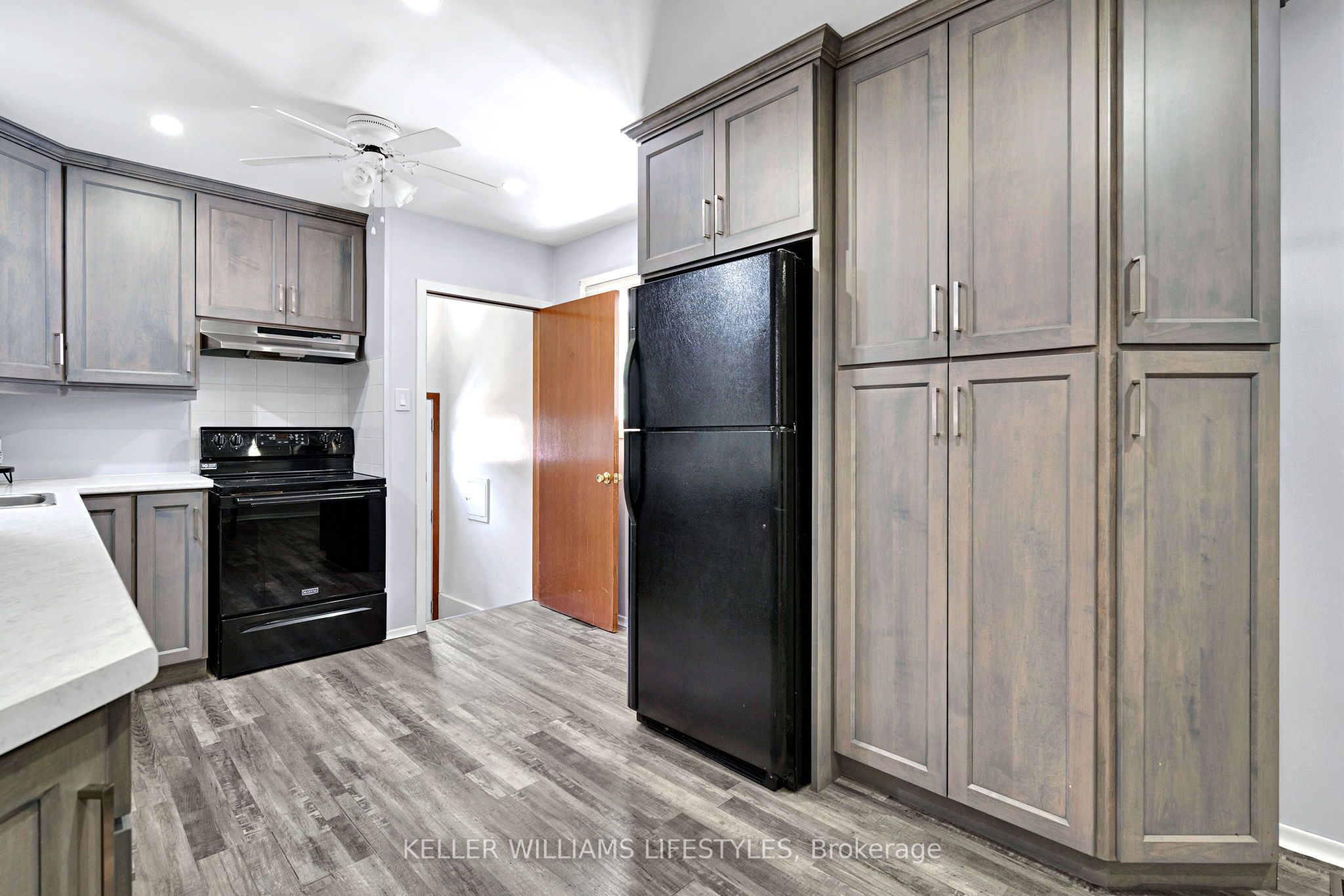 564 Chiddington Avenue Property Photo 5