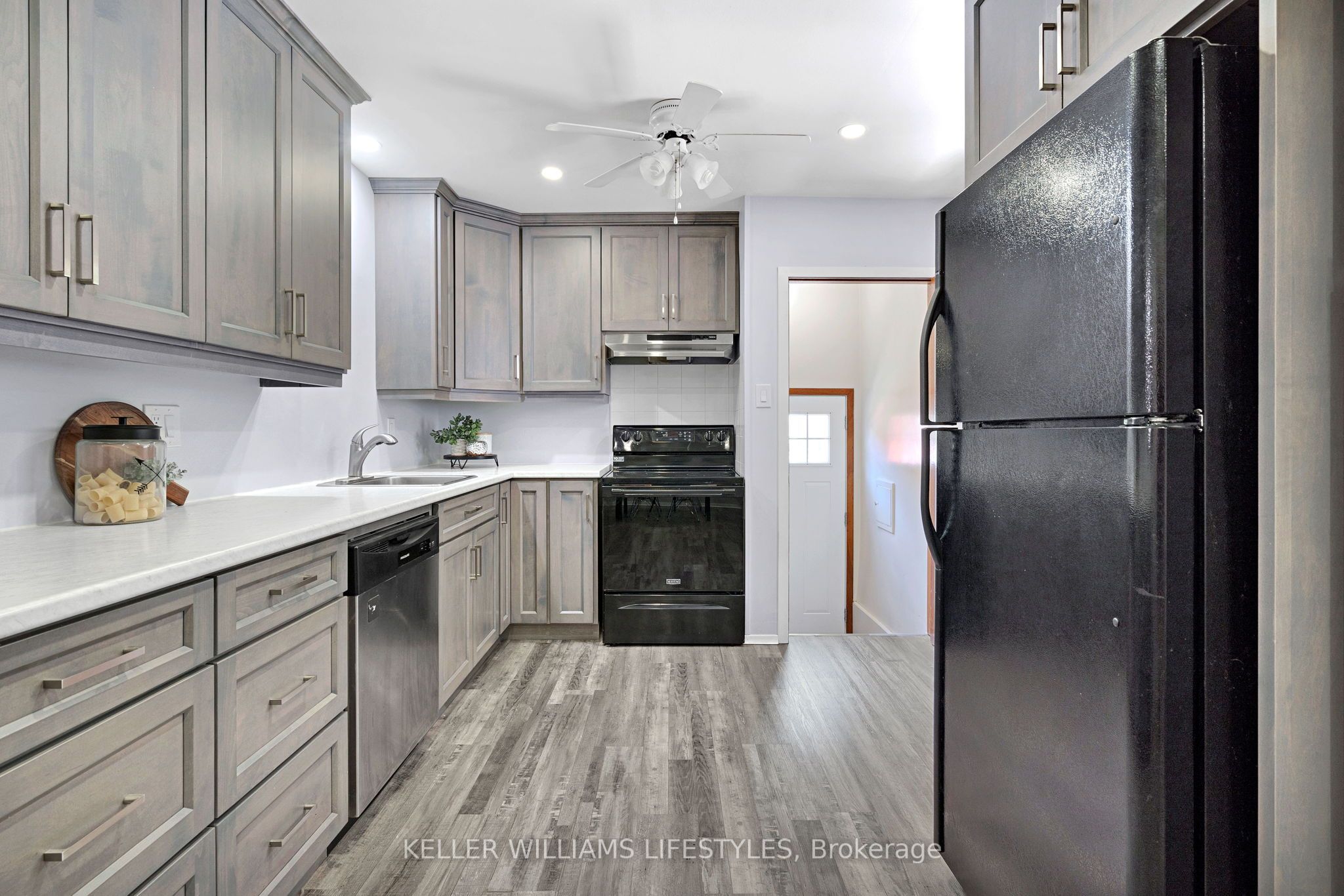 564 Chiddington Avenue Property Photo 6
