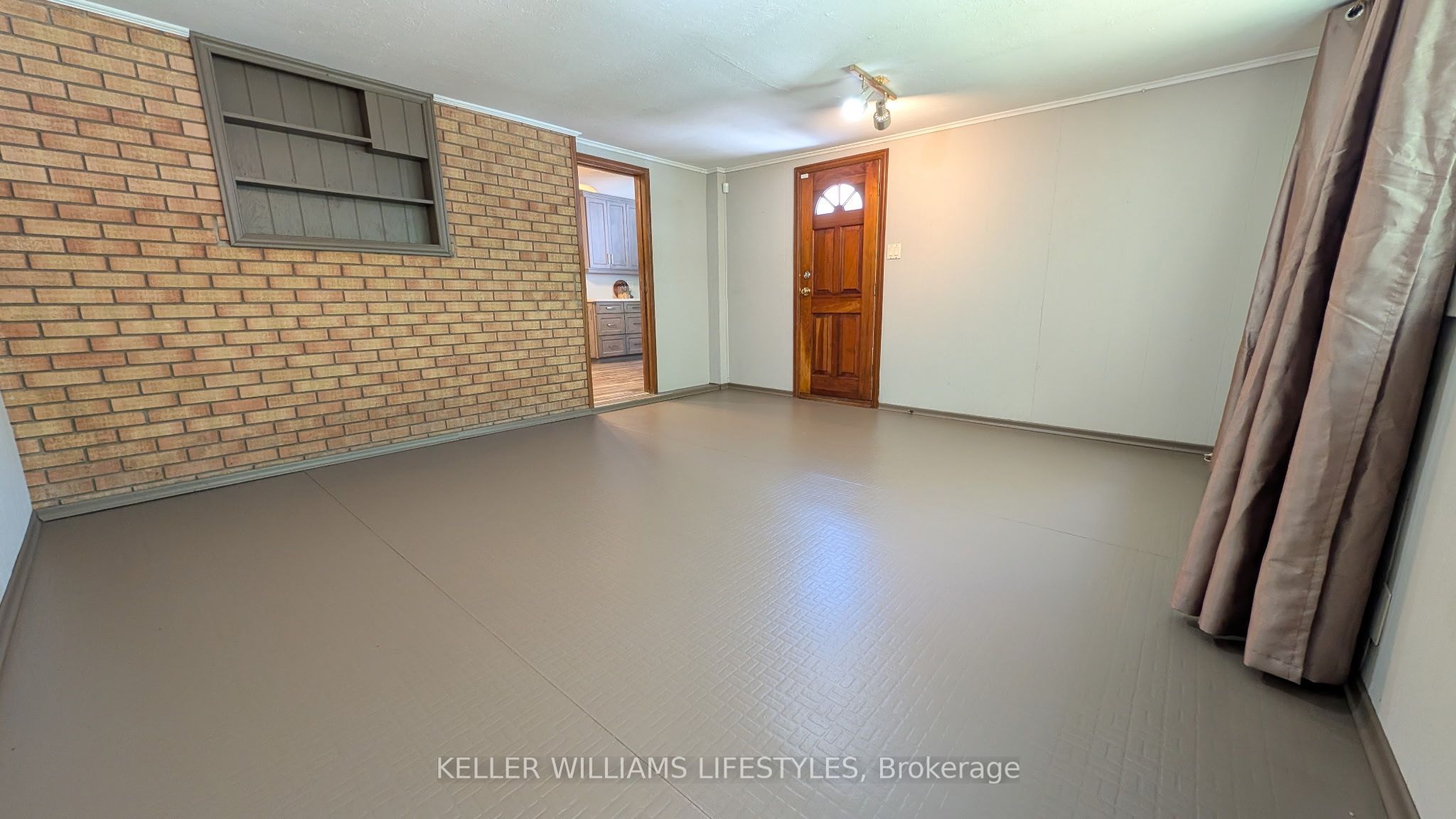 564 Chiddington Avenue Property Photo 10