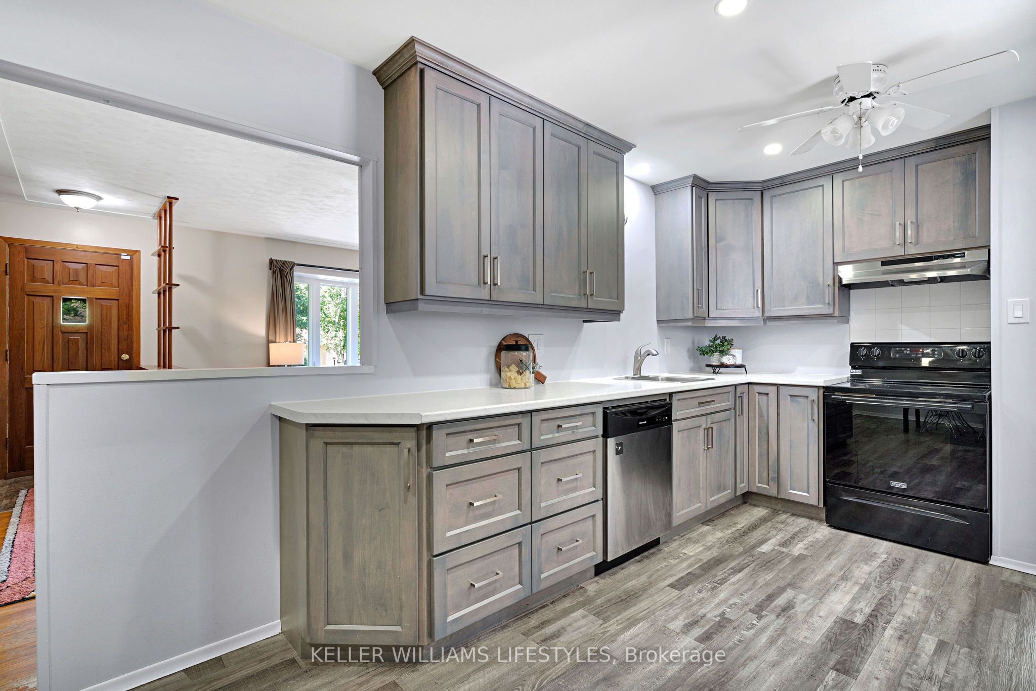 564 Chiddington Avenue Property Photo 13