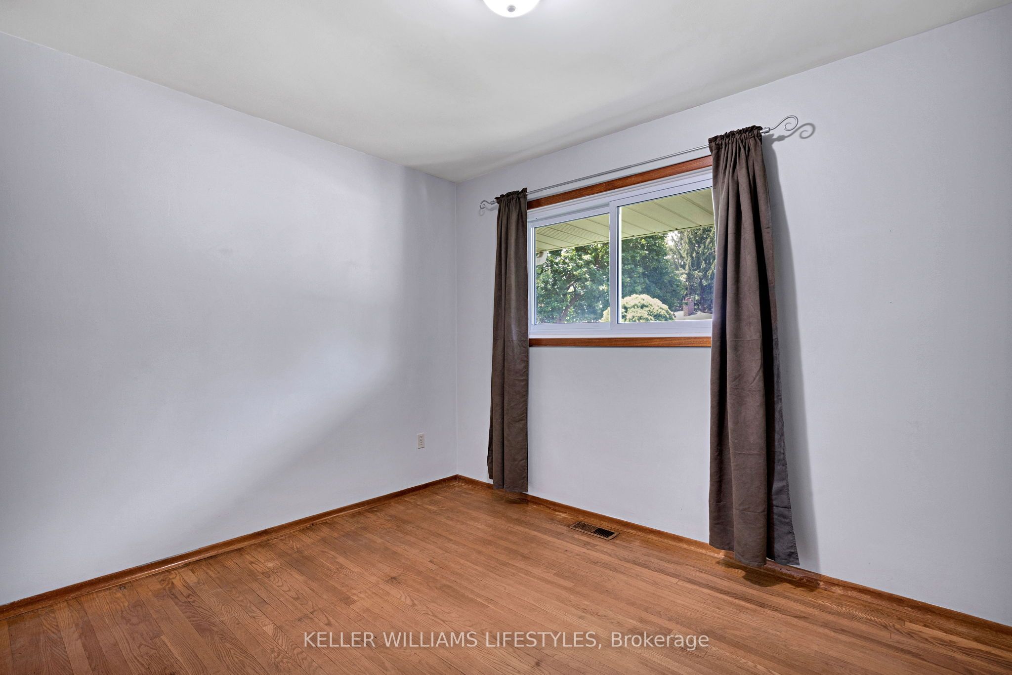 564 Chiddington Avenue Property Photo 24