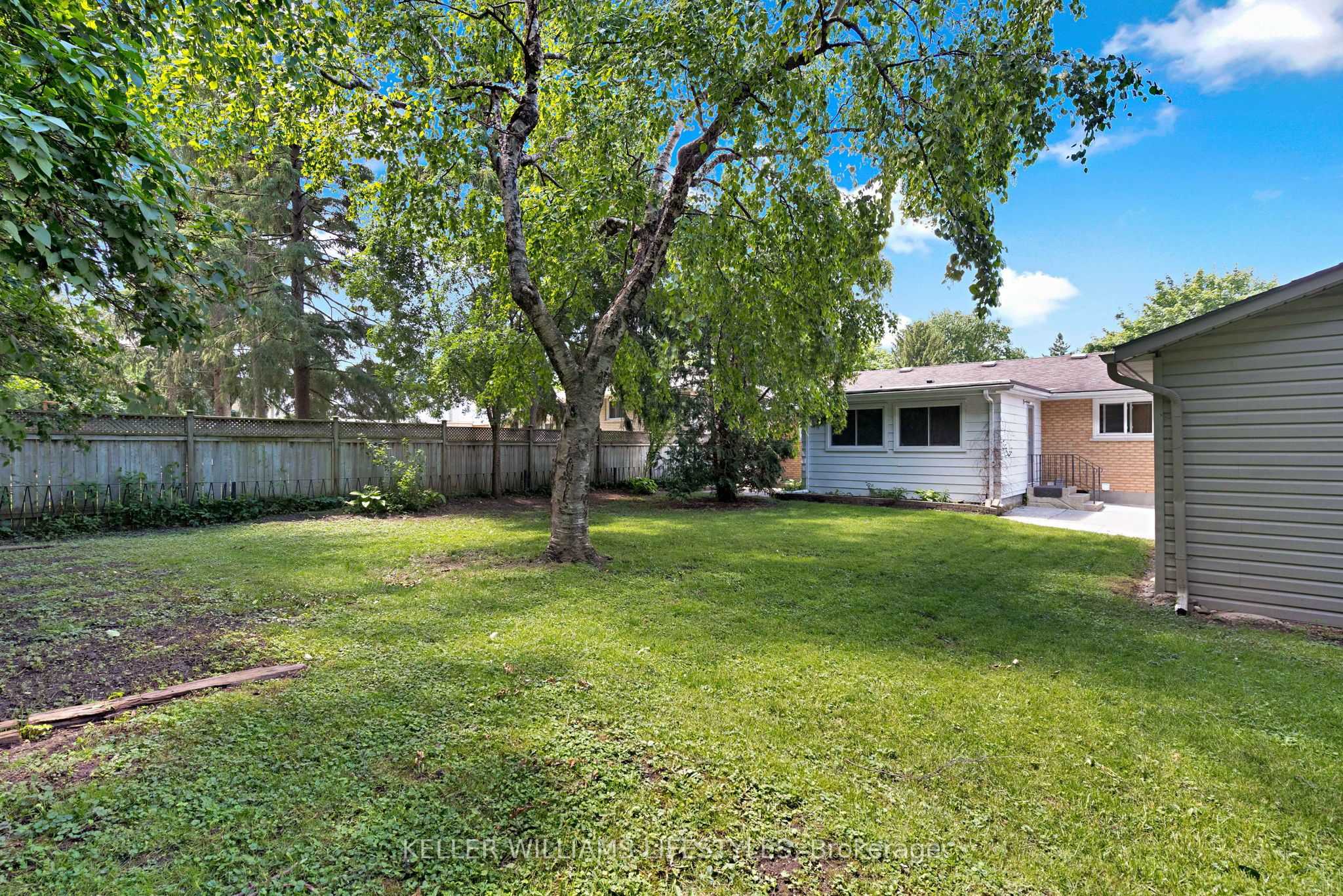 564 Chiddington Avenue Property Photo 37