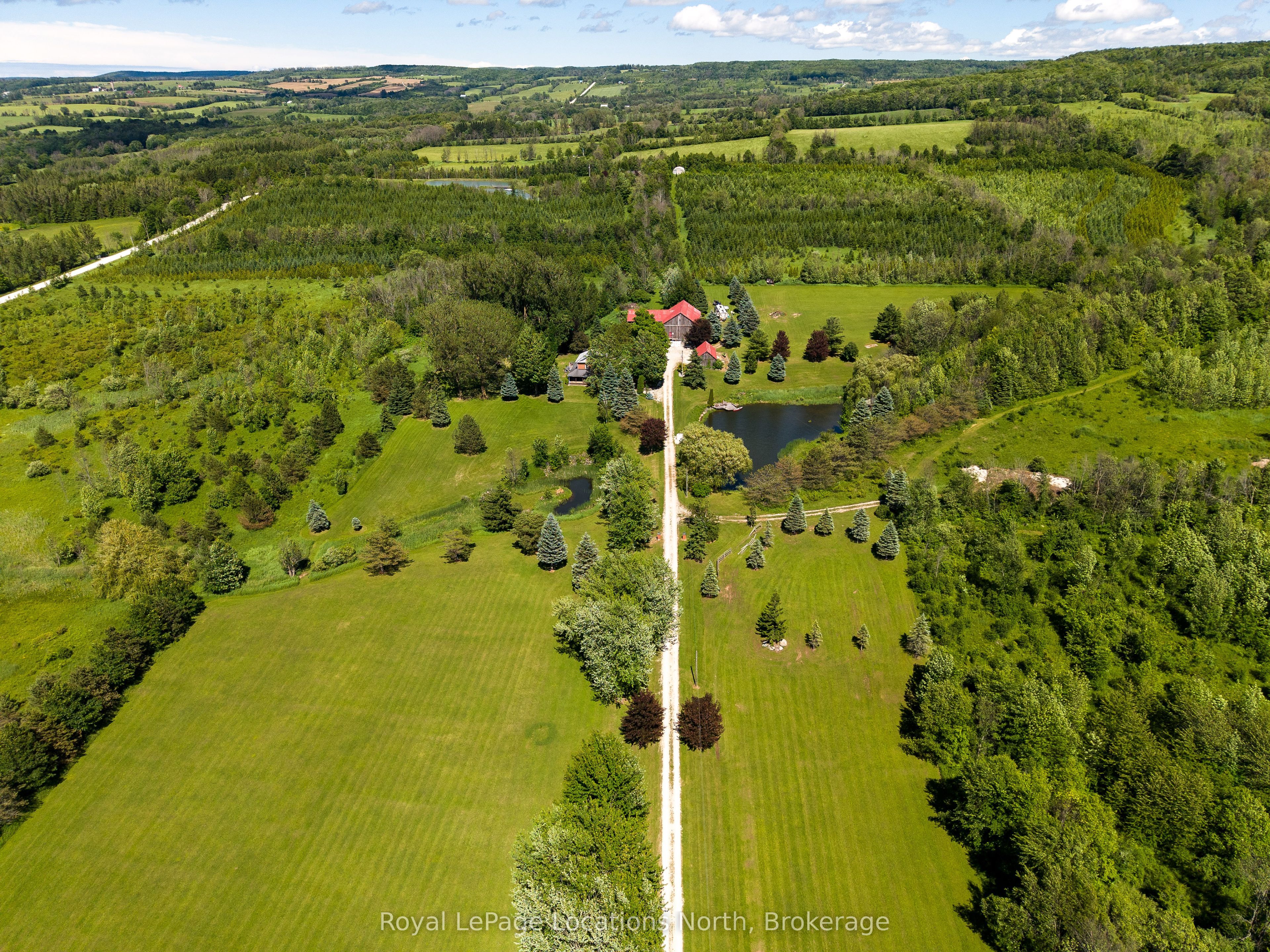 415799 10th Line Property Photo 3