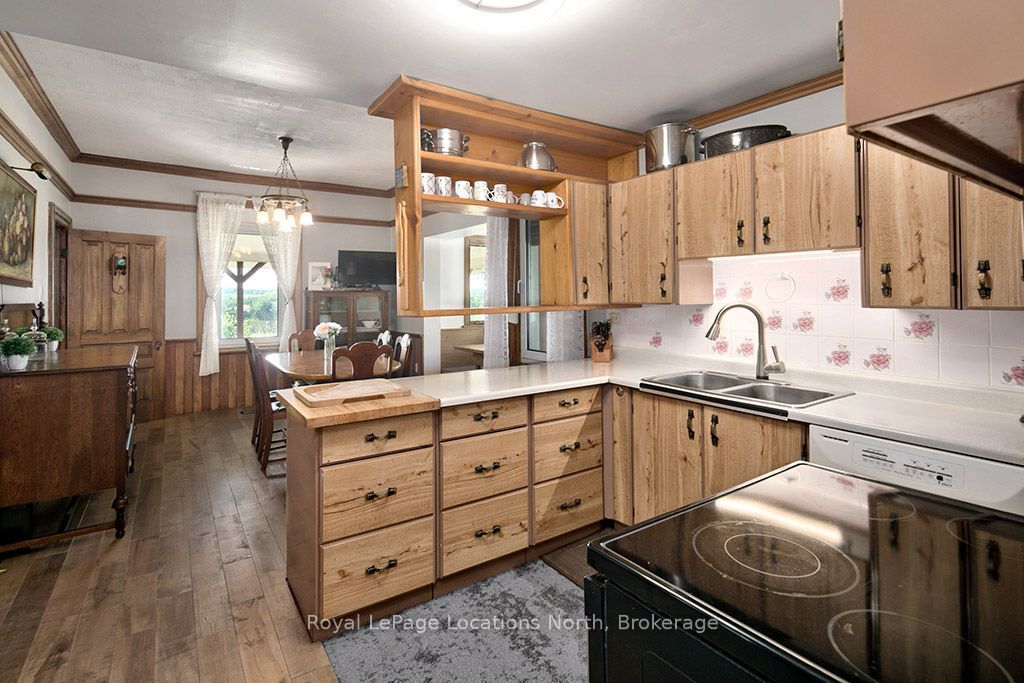 415799 10th Line Property Photo 14