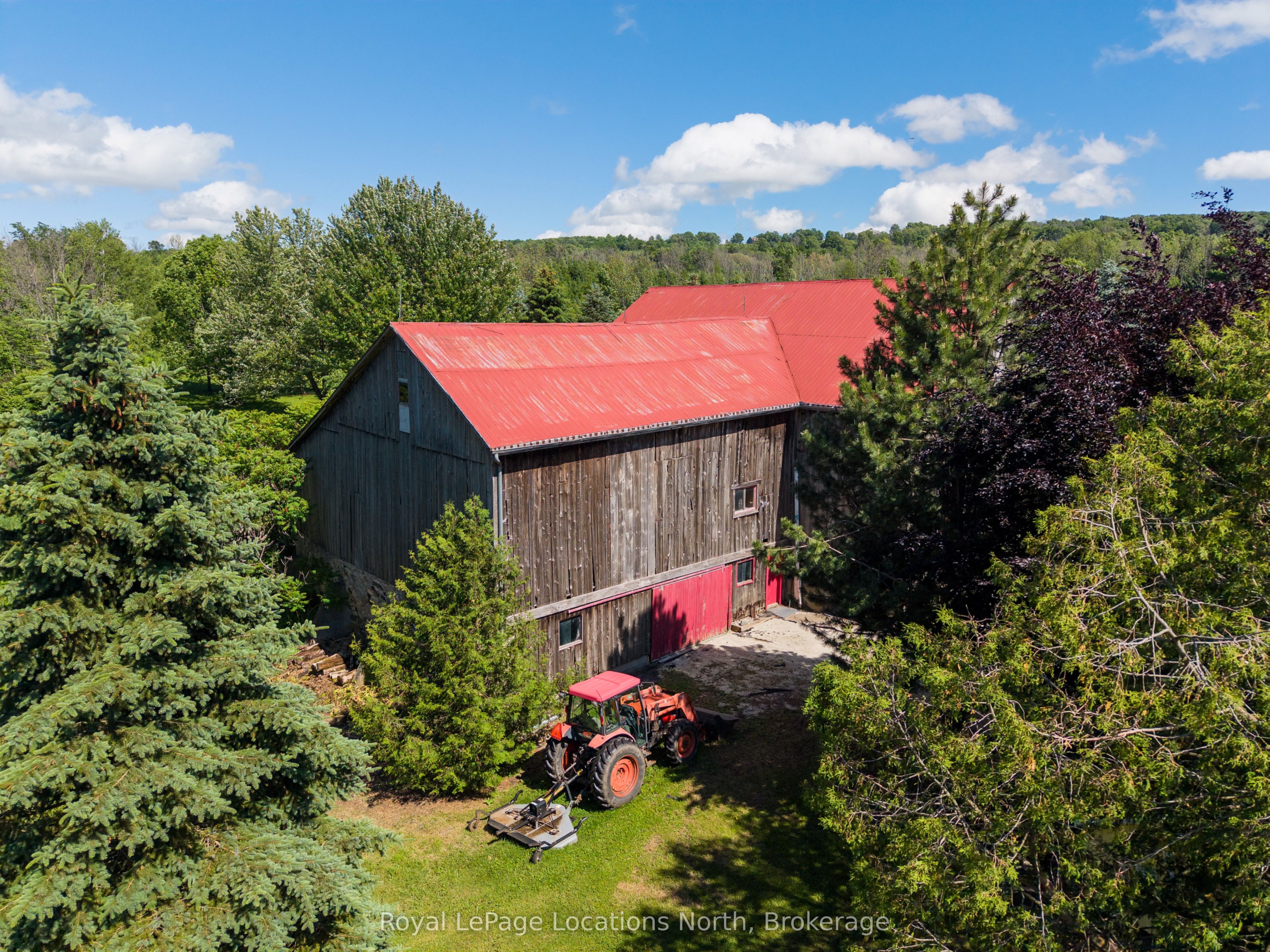 415799 10th Line Property Photo 37