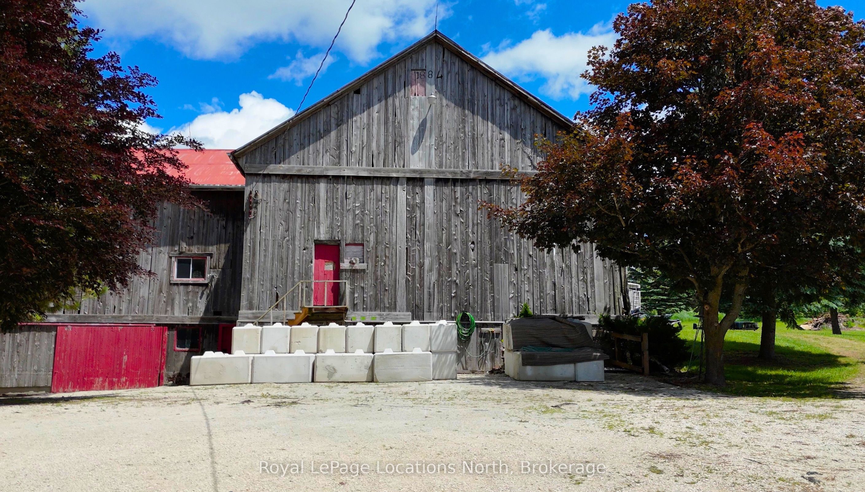 415799 10th Line Property Photo 39