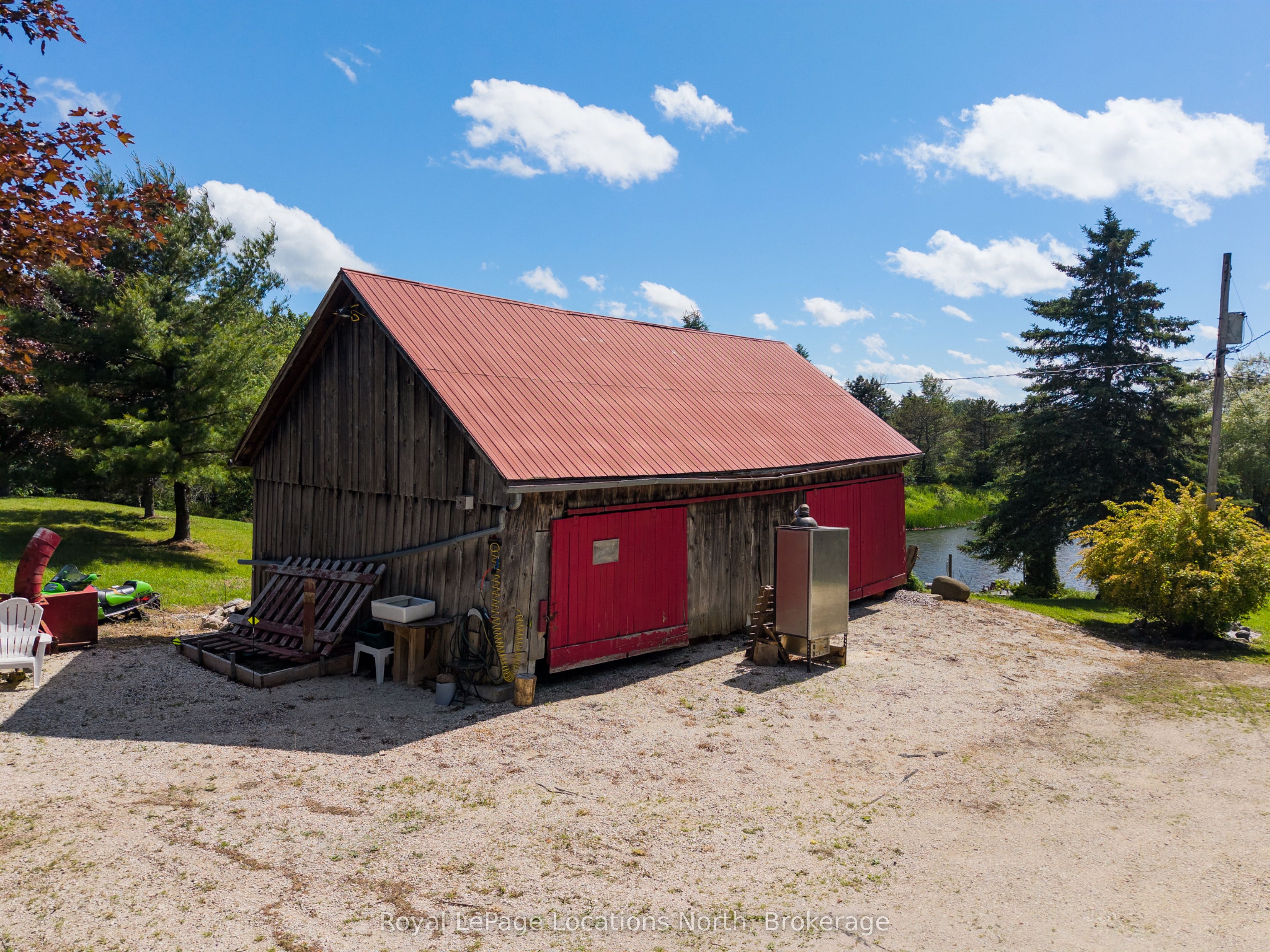 415799 10th Line Property Photo 44