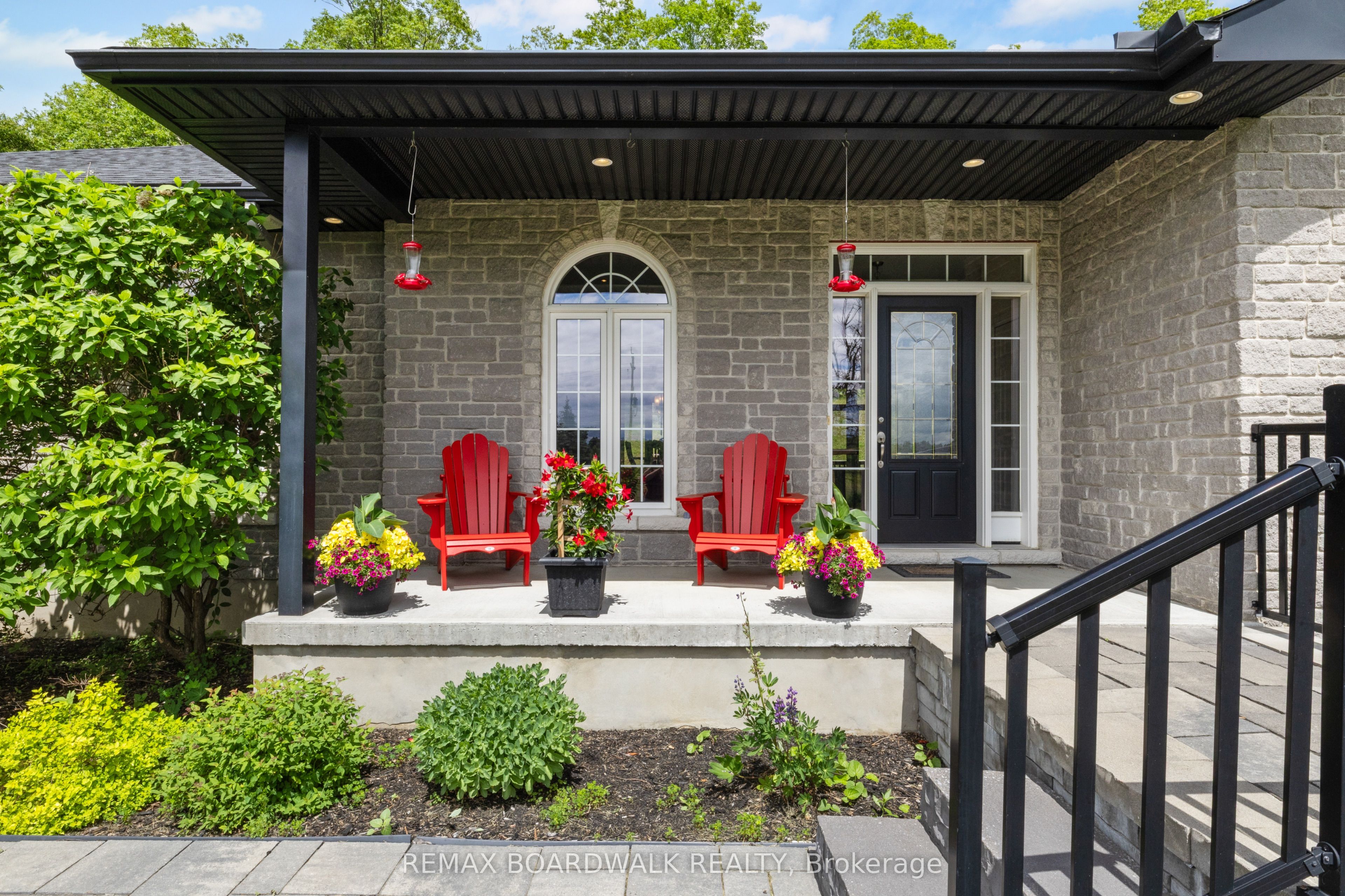 6671 Third Line Road Property Photo 5