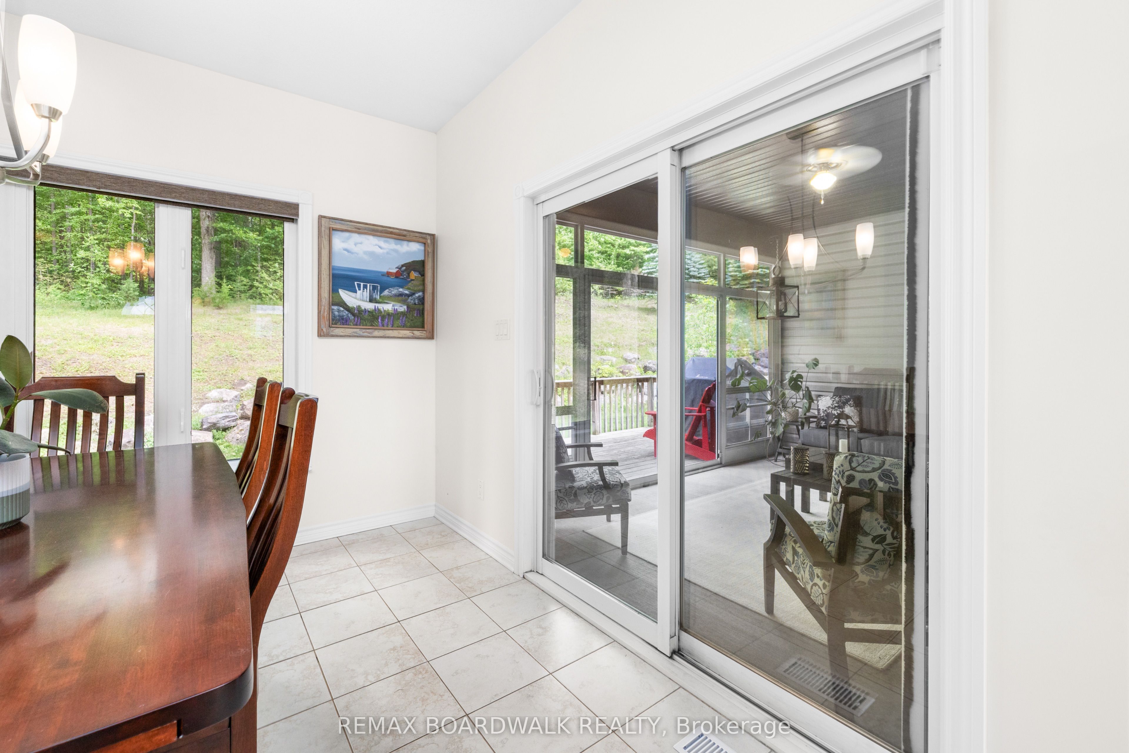 6671 Third Line Road Property Photo 14