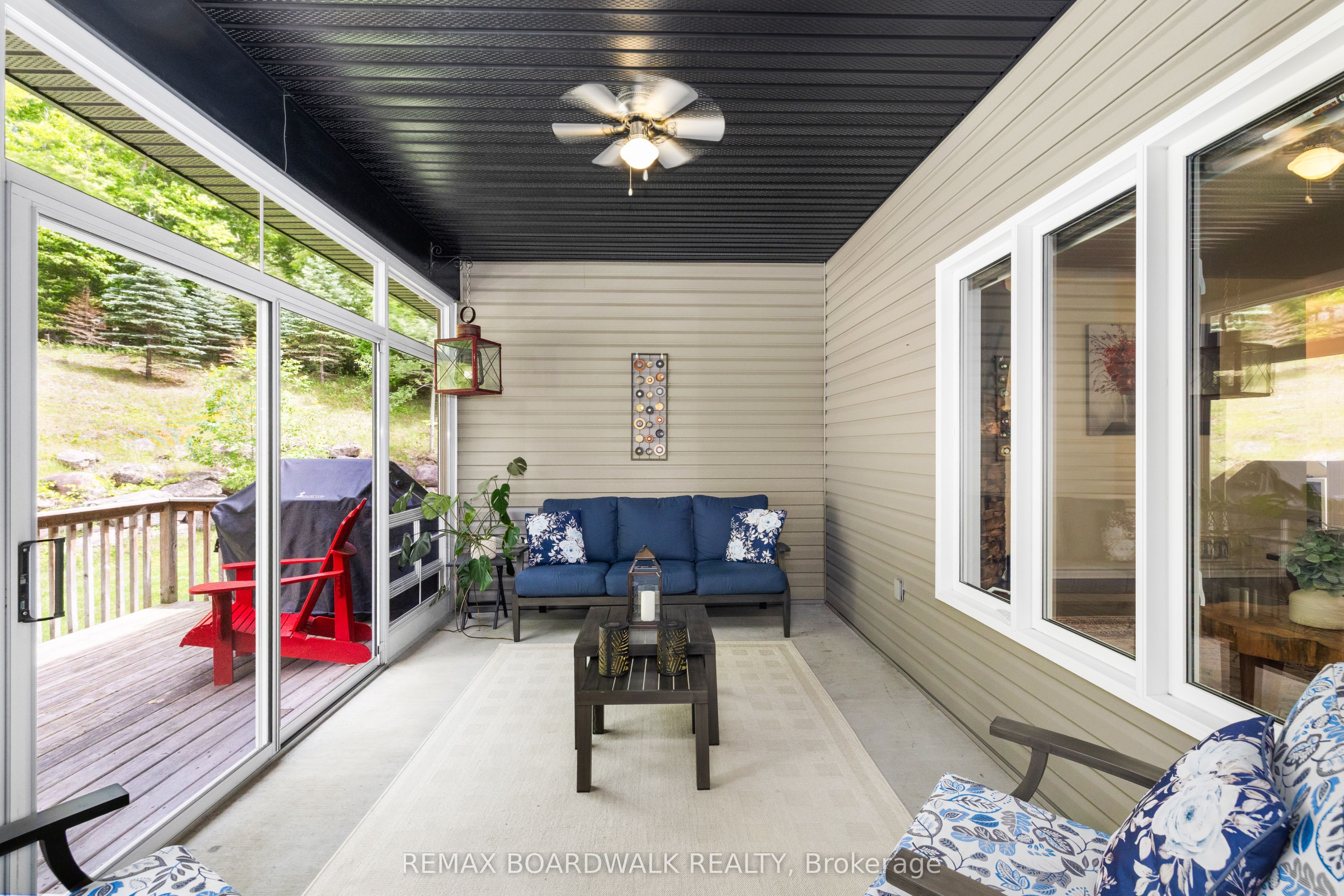 6671 Third Line Road Property Photo 15