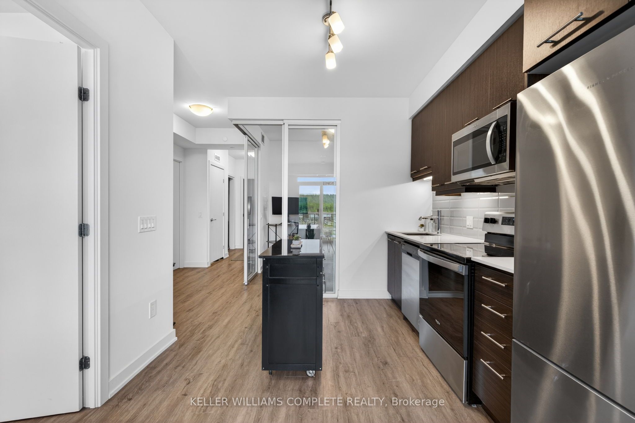 385 Winston Road Unit 501 Property Photo 6