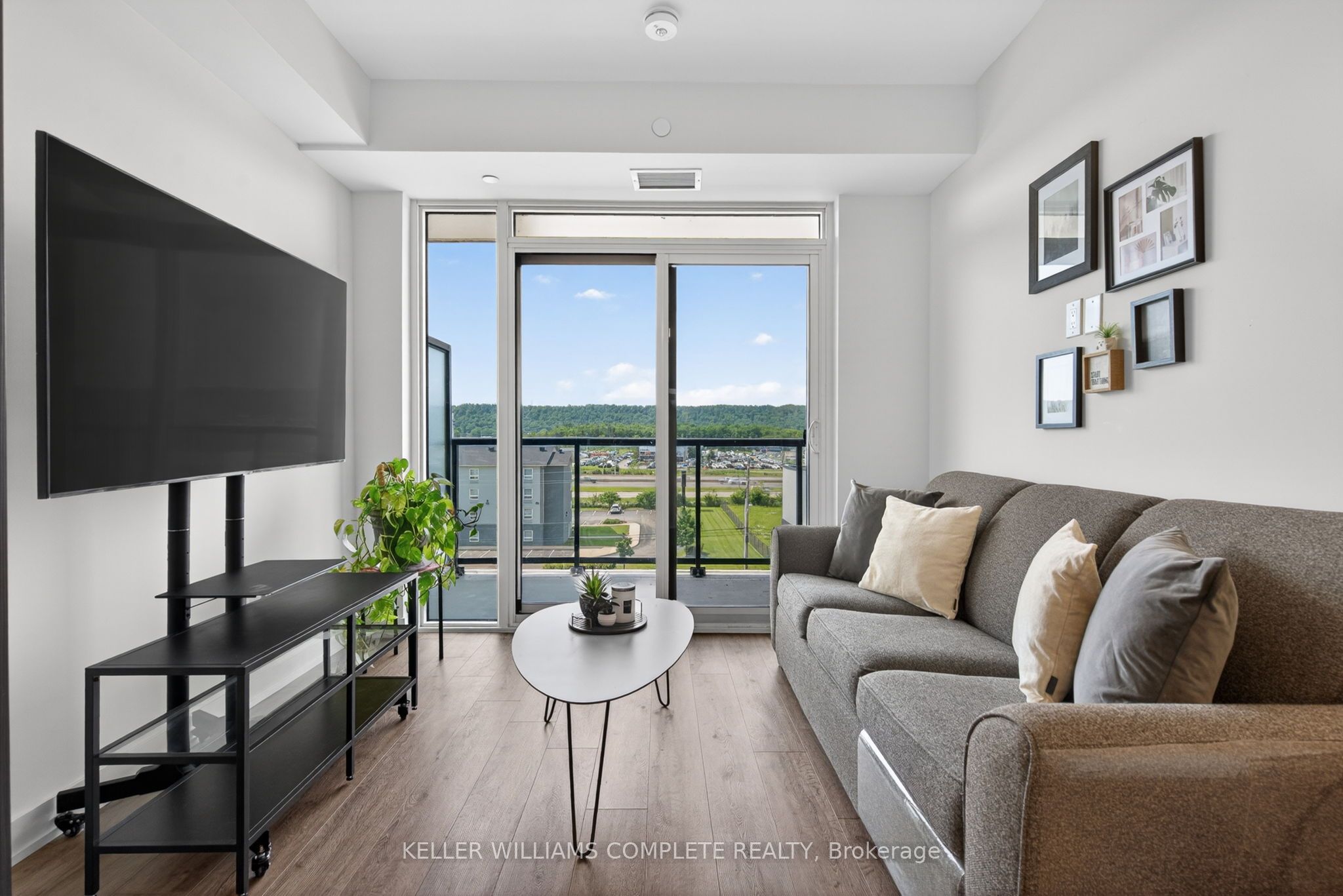 385 Winston Road Unit 501 Property Photo 8