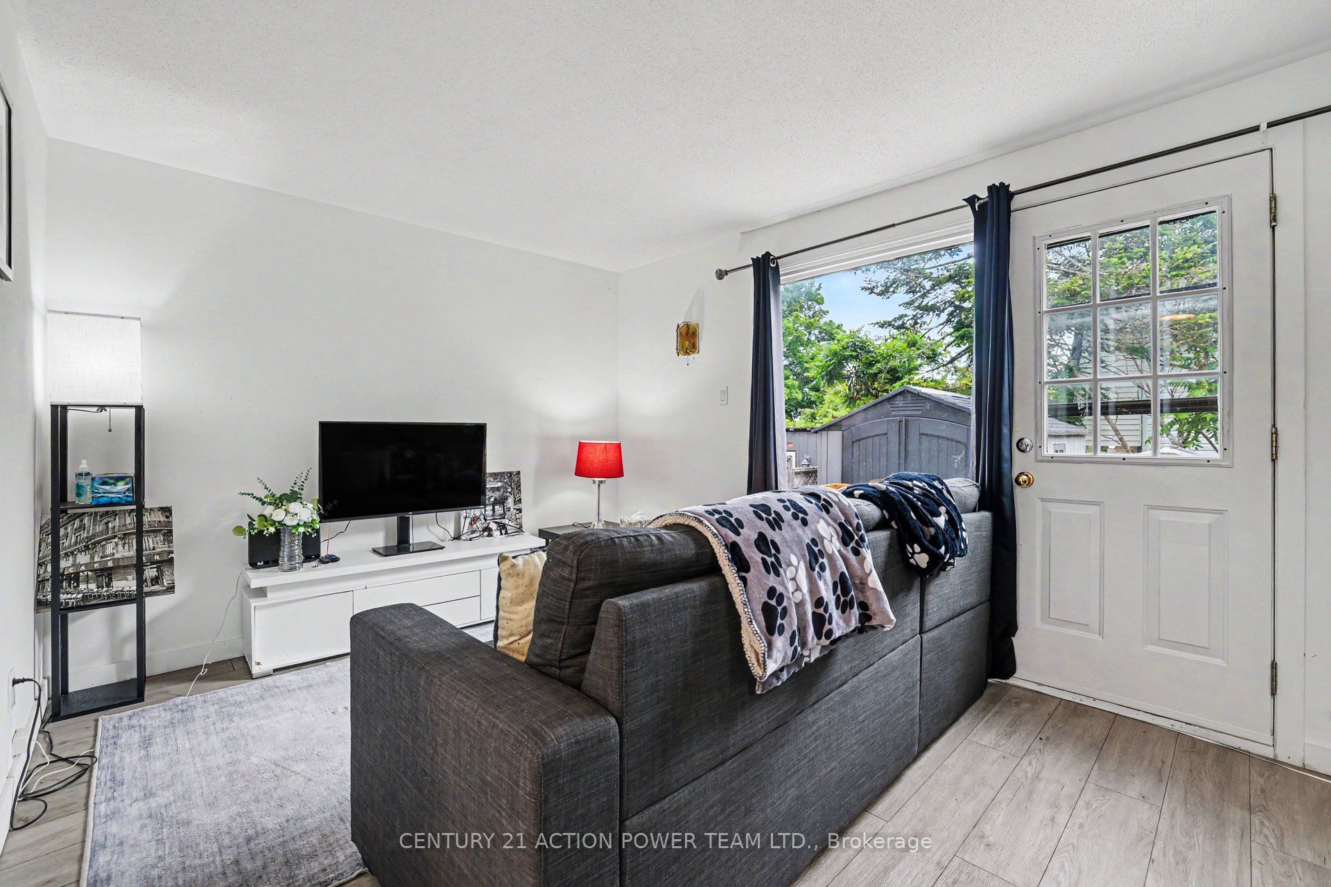 48 Sumac Street 76 Property Photo 5