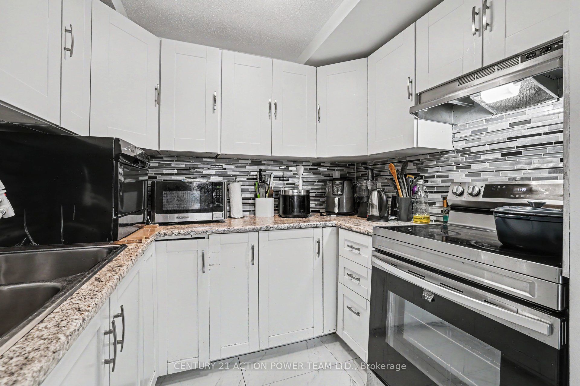 48 Sumac Street 76 Property Photo 11