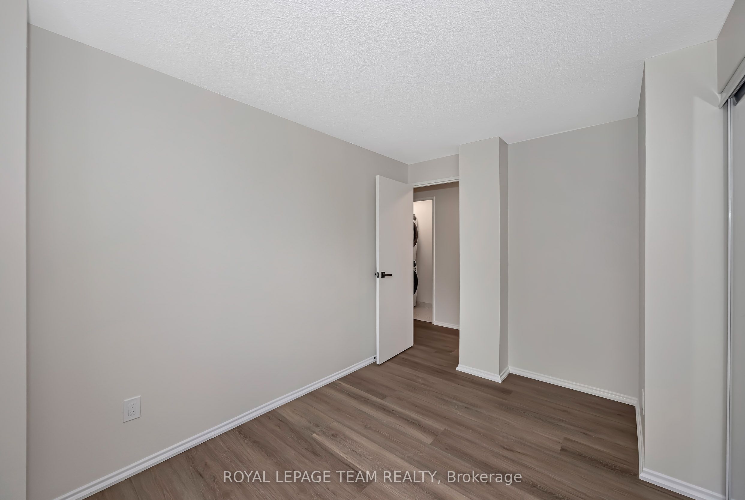 2630 Southvale Crescent 214 Property Photo 34