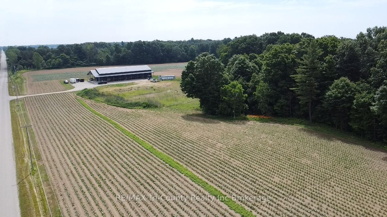 49975 Vienna Line Property Photo 1