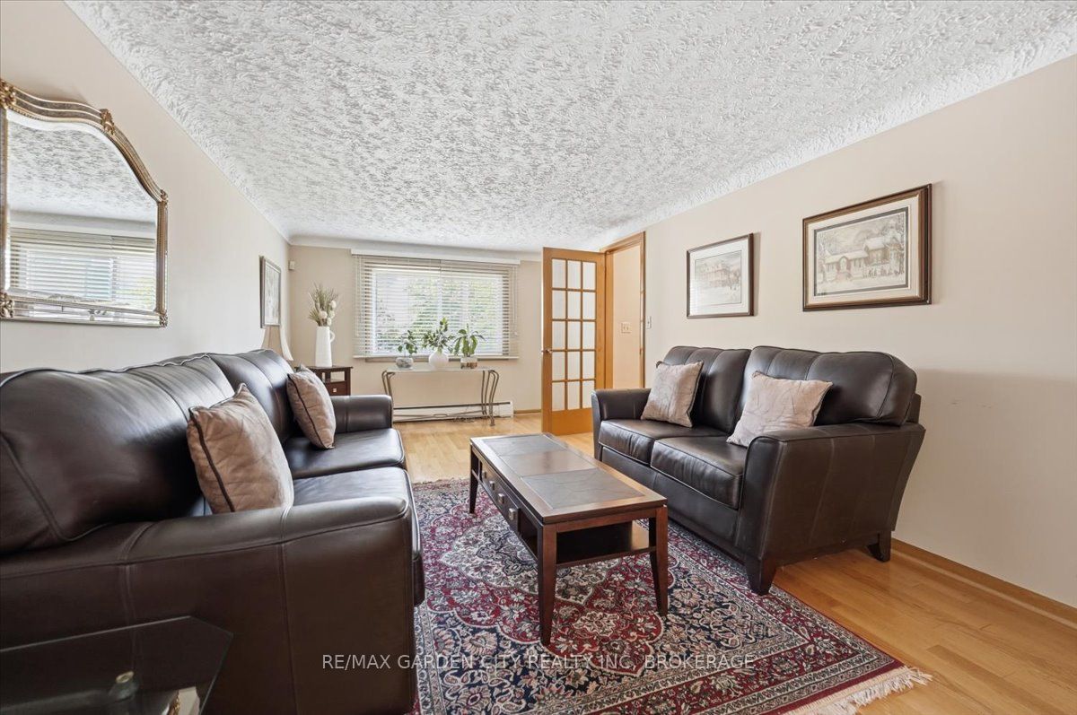 41 Albert Street W Property Photo 15