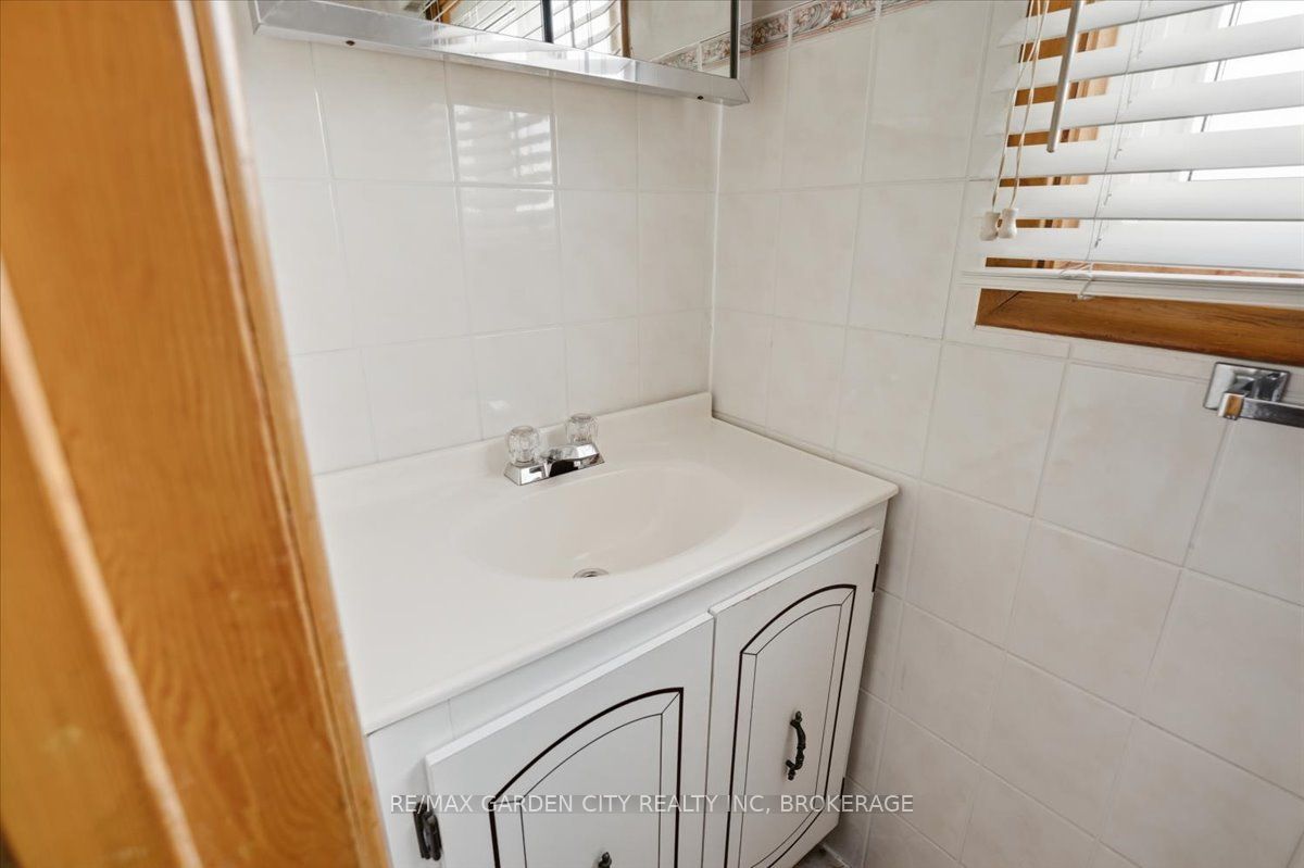 41 Albert Street W Property Photo 16