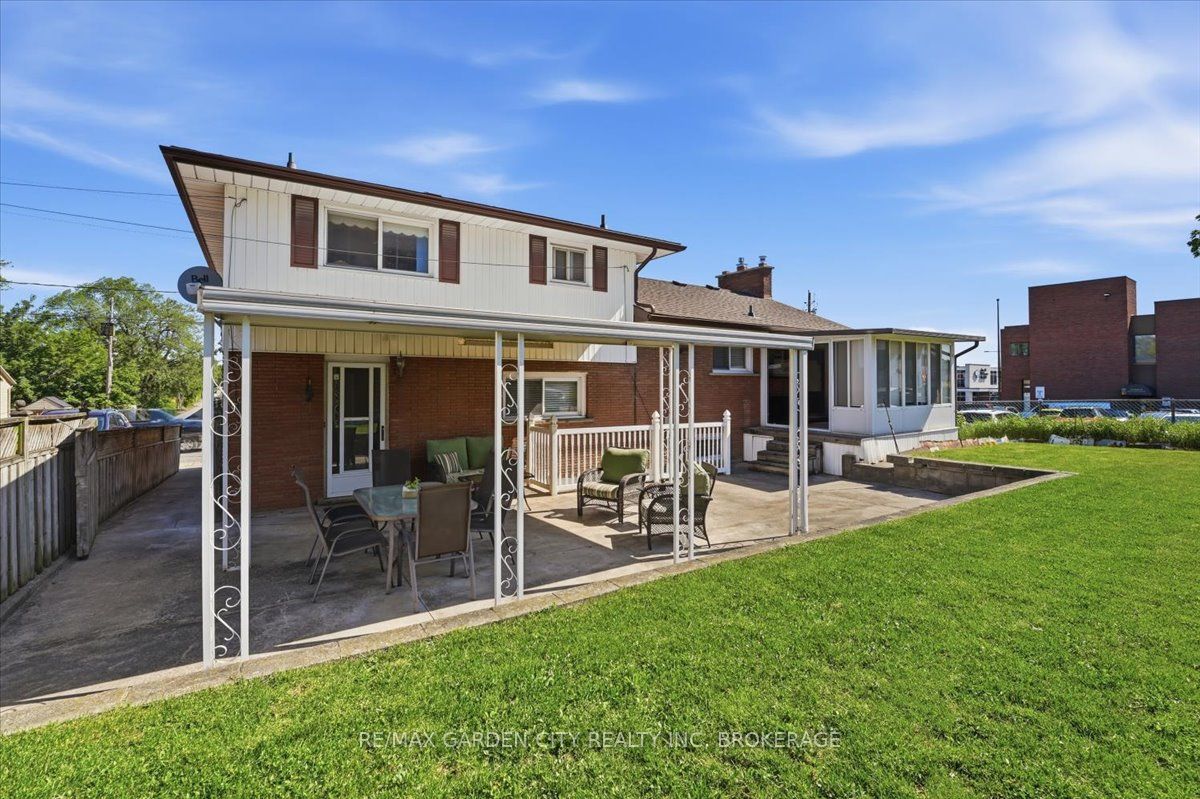 41 Albert Street W Property Photo 25