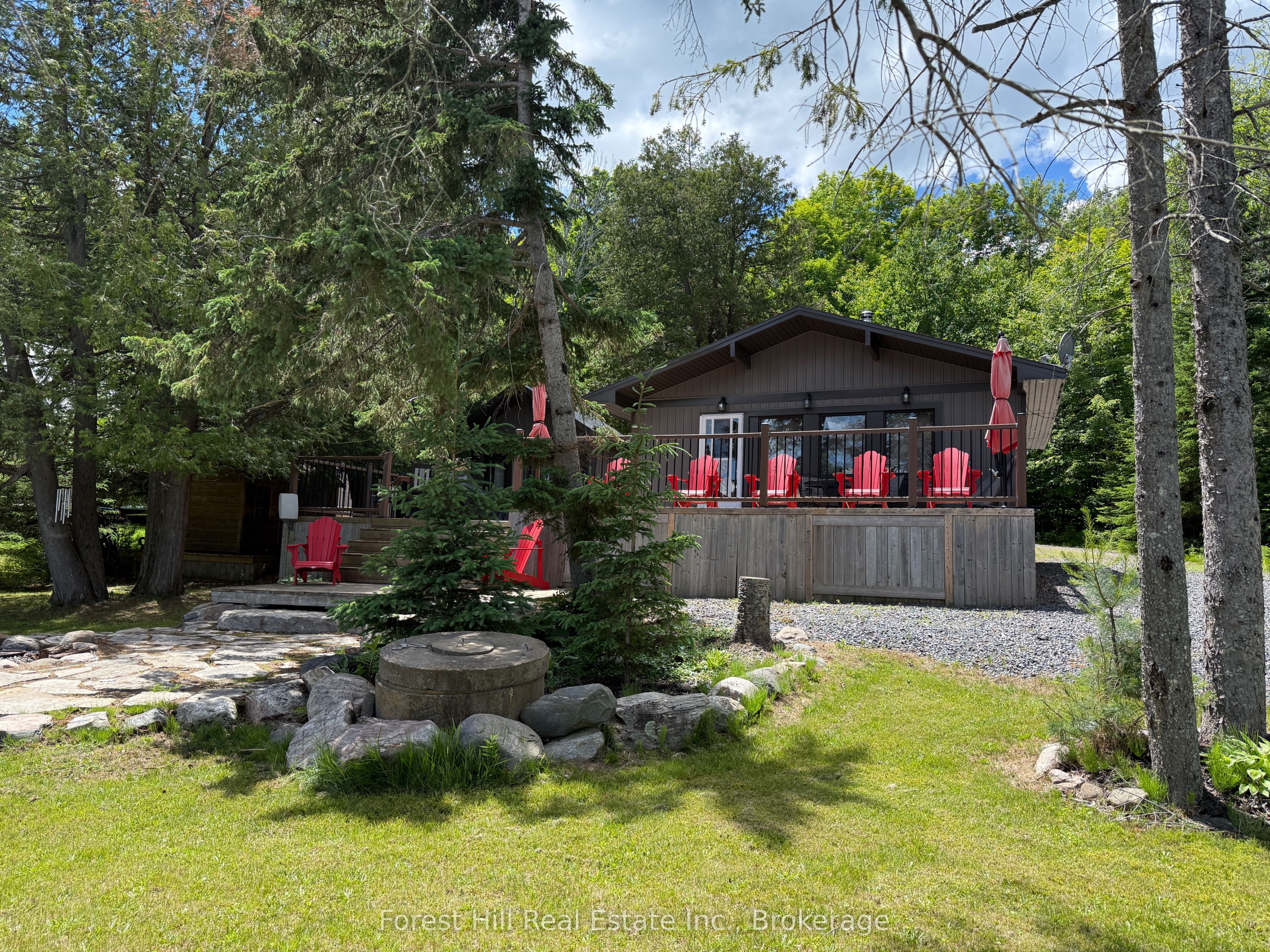 635 Limberlost Point Road Property Photo 1