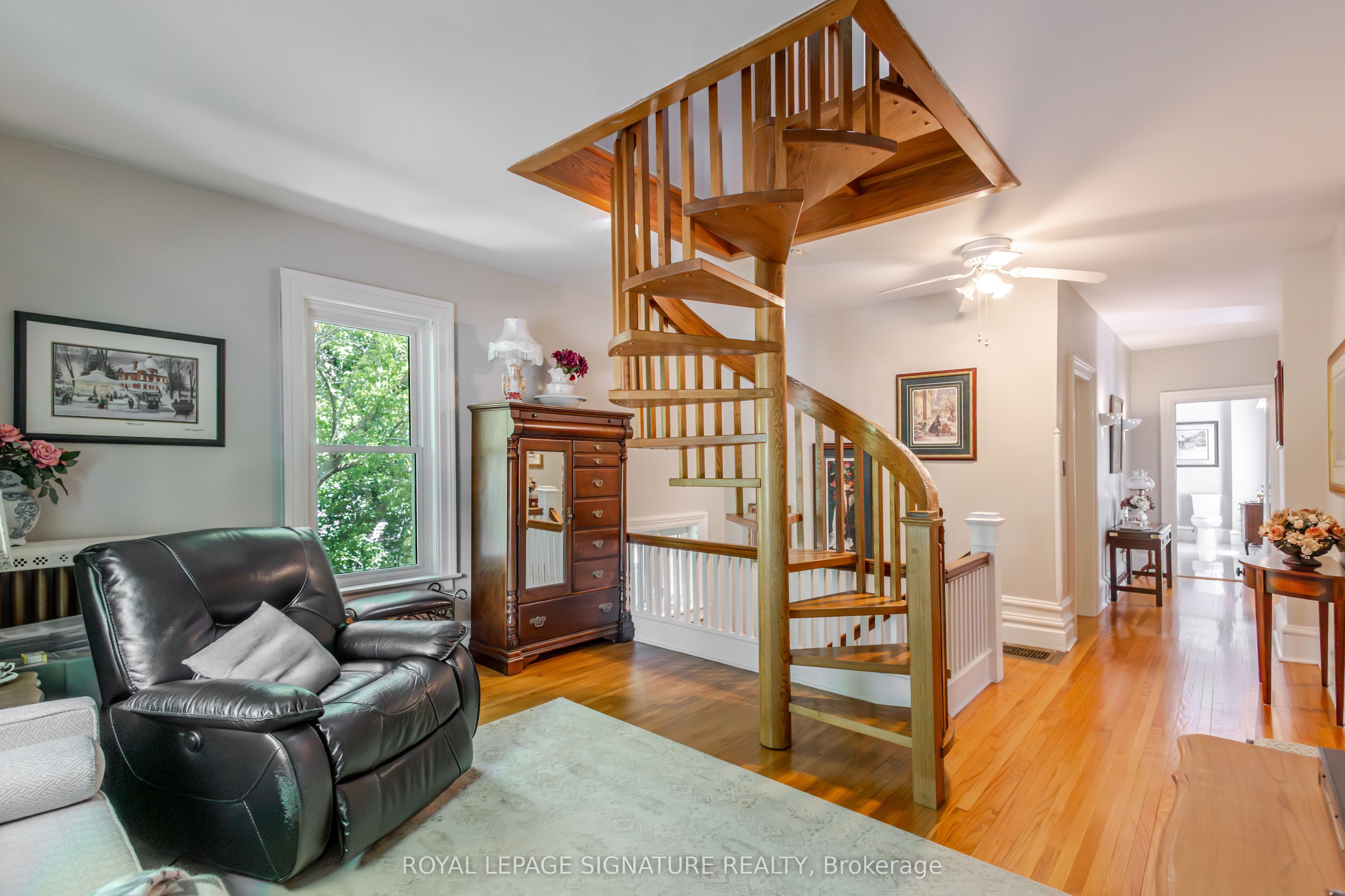 33 Division Street Property Photo 32