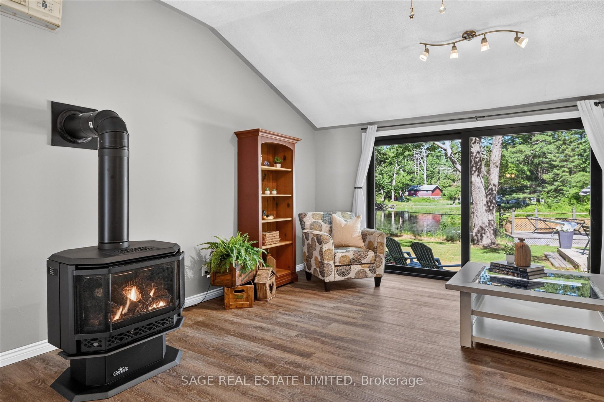 420 Edwina Drive Property Photo 11