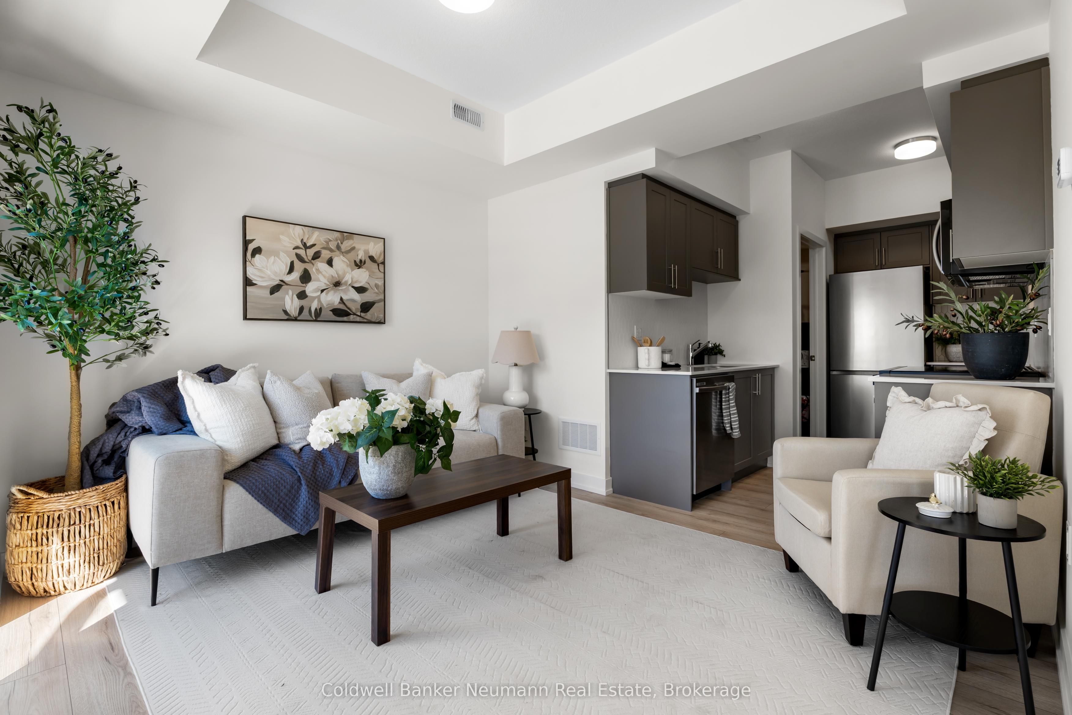 940 St David Street N 51 Property Photo 1
