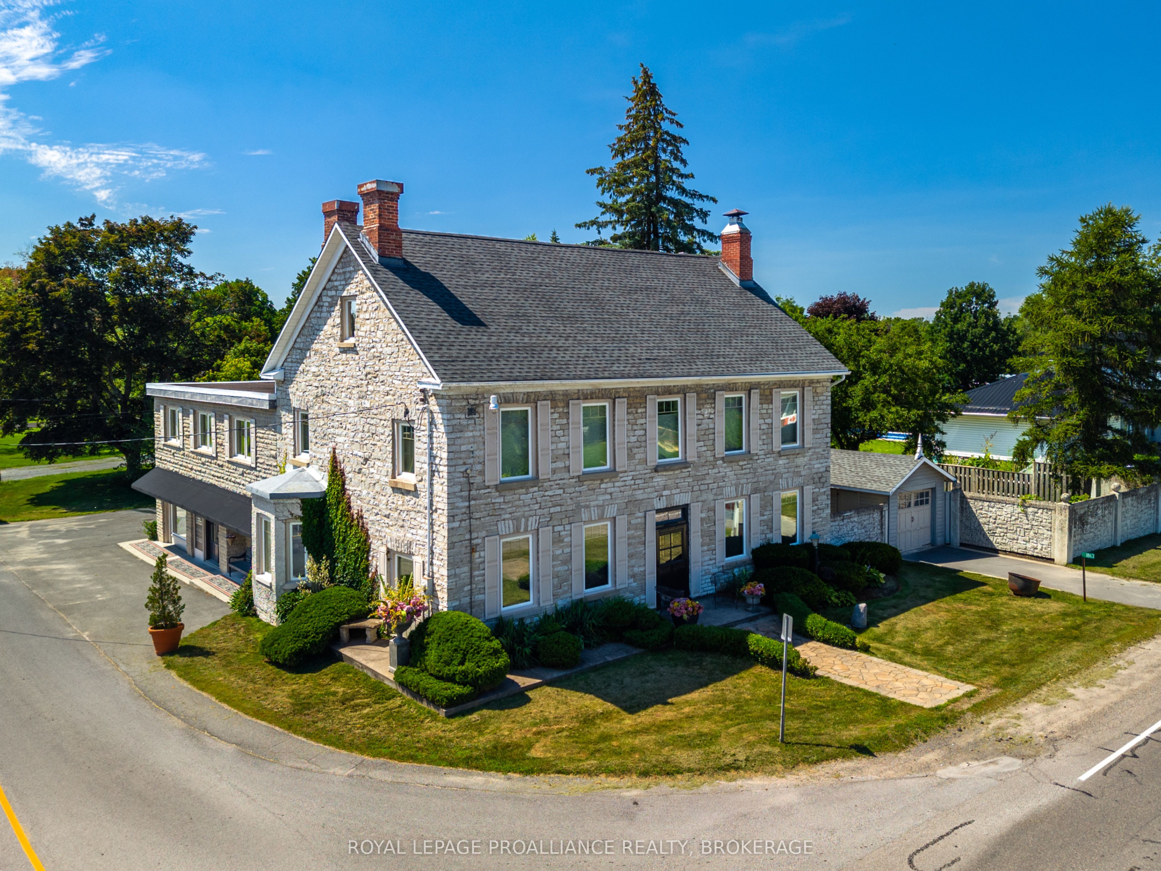 1863 Sydenham Road Property Photo 1