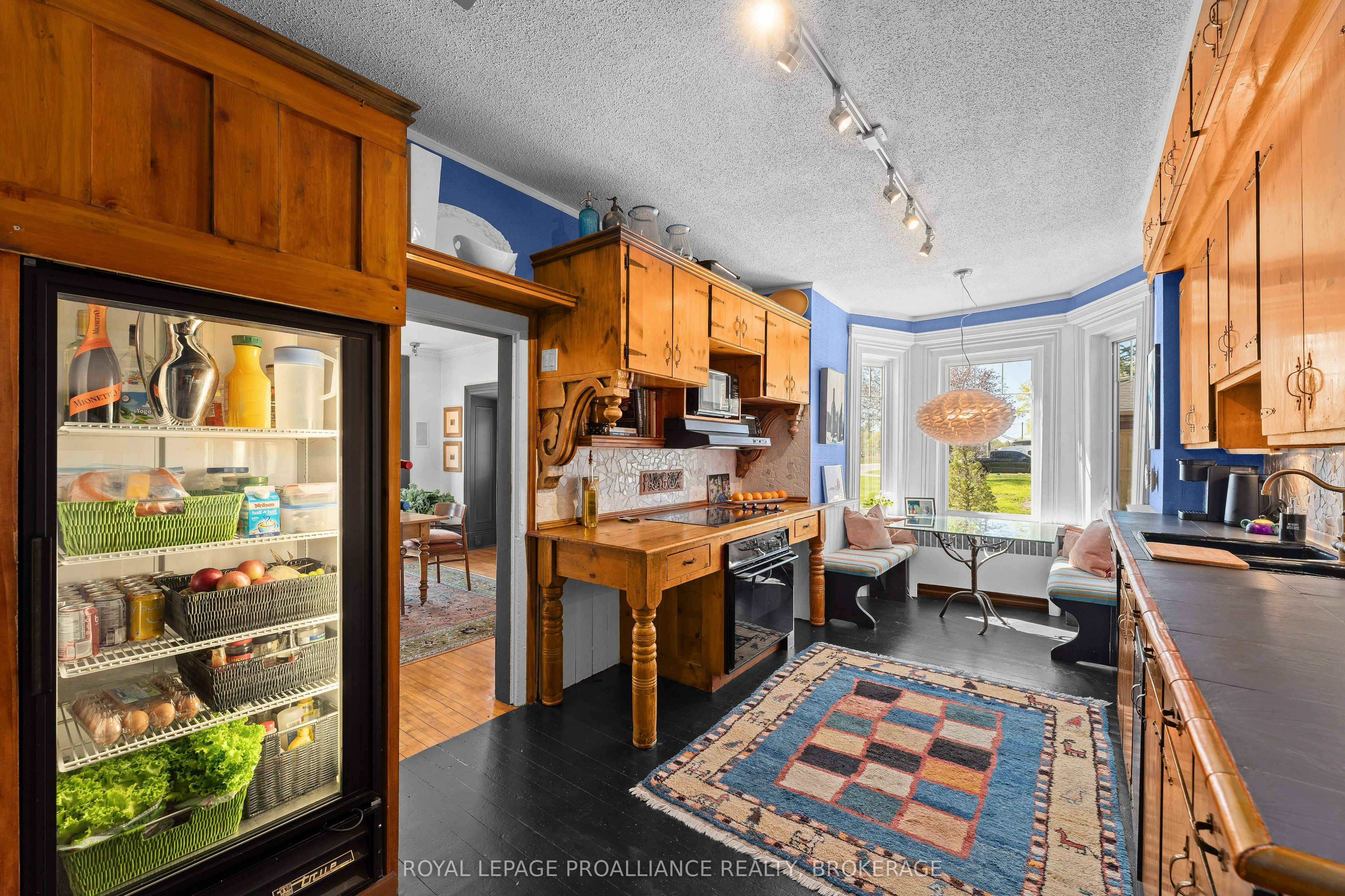 1863 Sydenham Road Property Photo 8