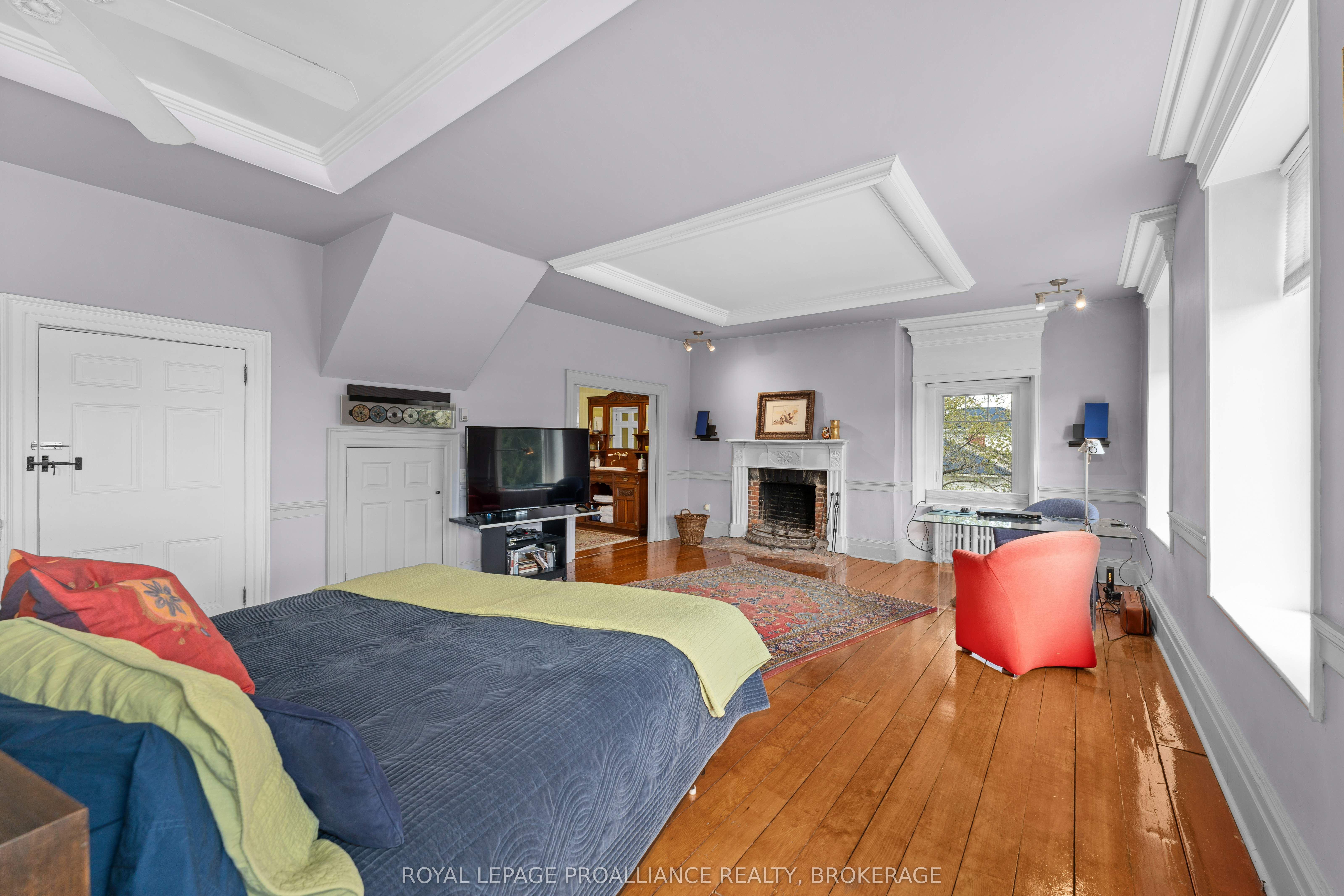 1863 Sydenham Road Property Photo 24