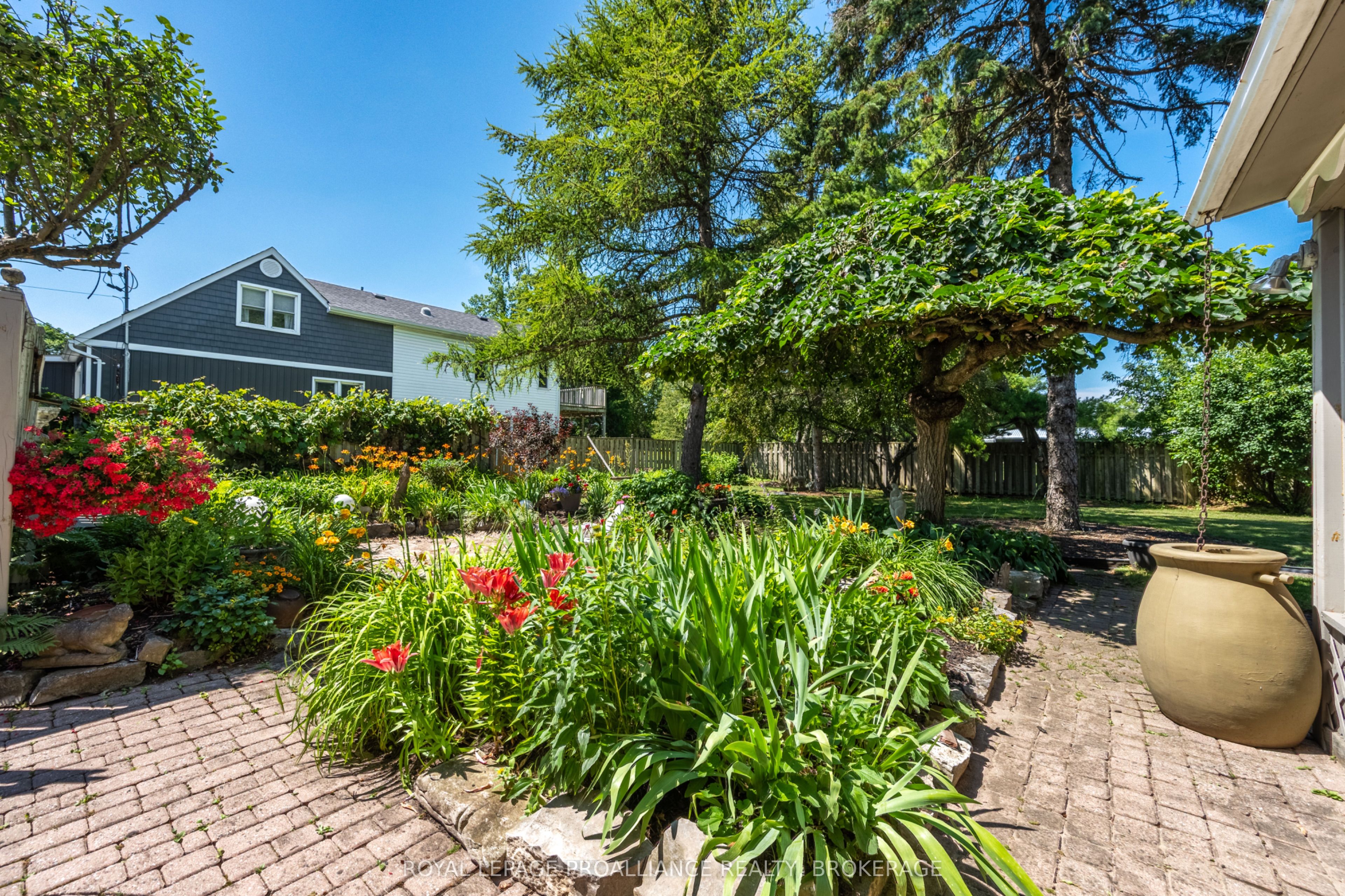 1863 Sydenham Road Property Photo 40
