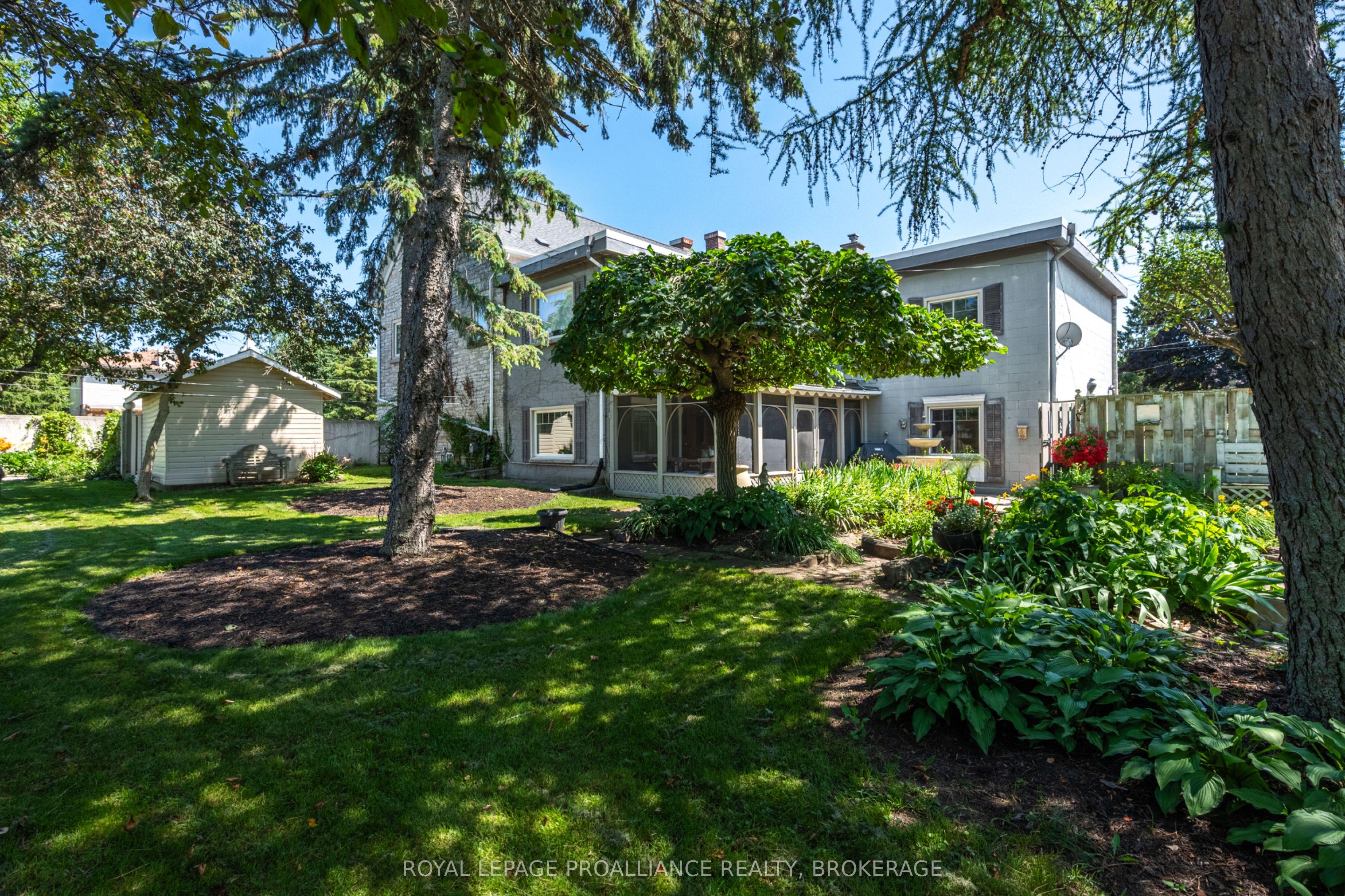 1863 Sydenham Road Property Photo 43