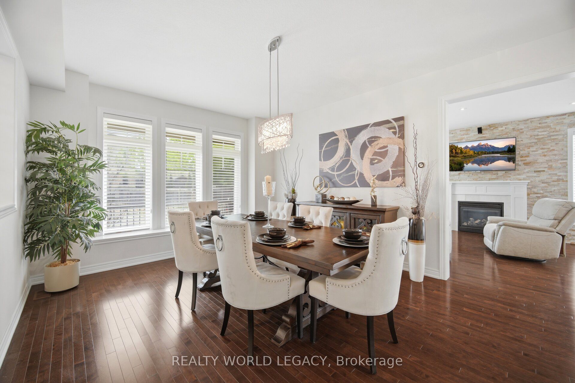 58 Doon Creek Street Property Photo 6