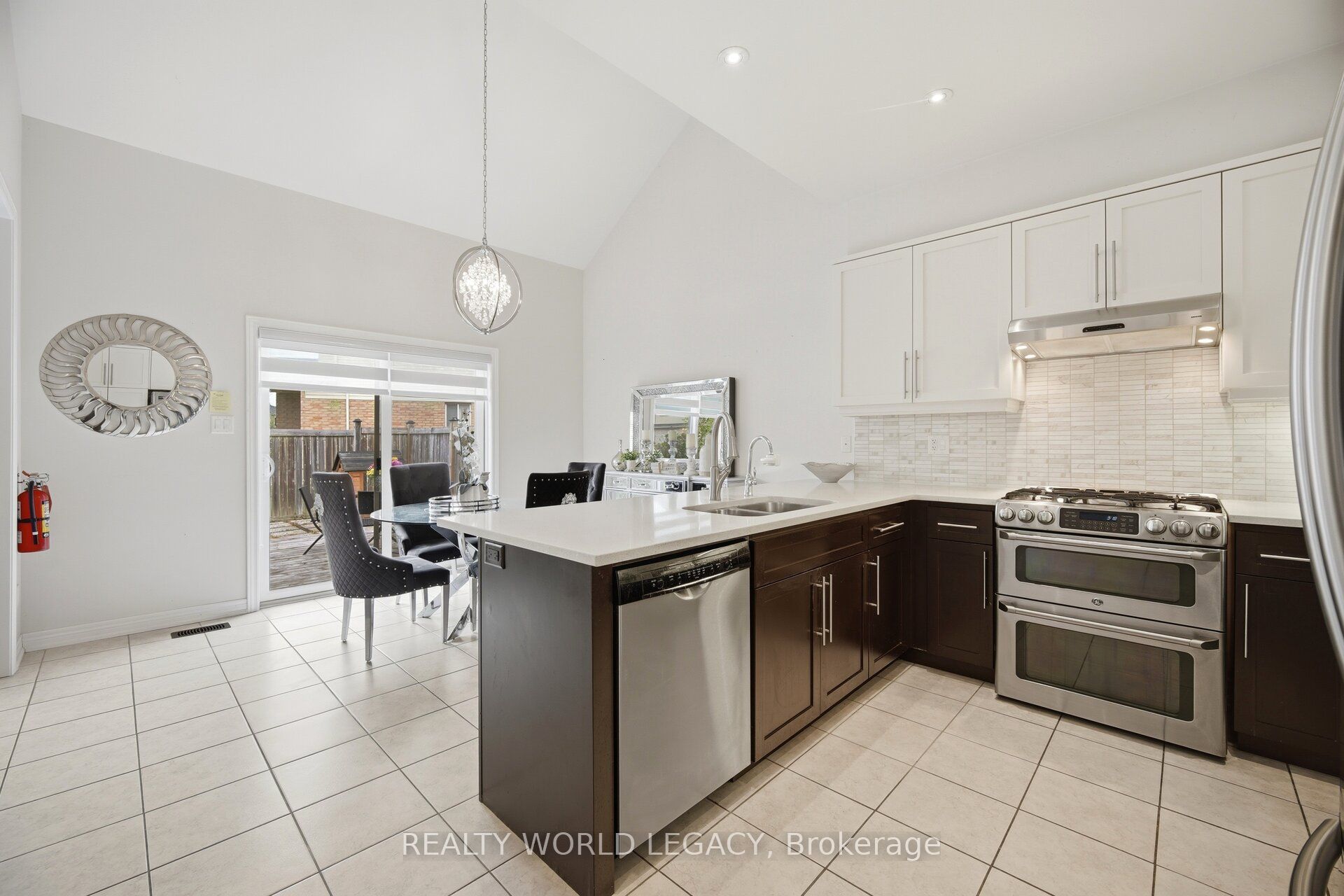 58 Doon Creek Street Property Photo 16