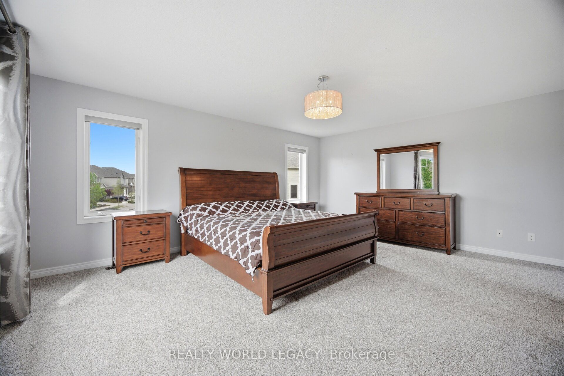 58 Doon Creek Street Property Photo 24