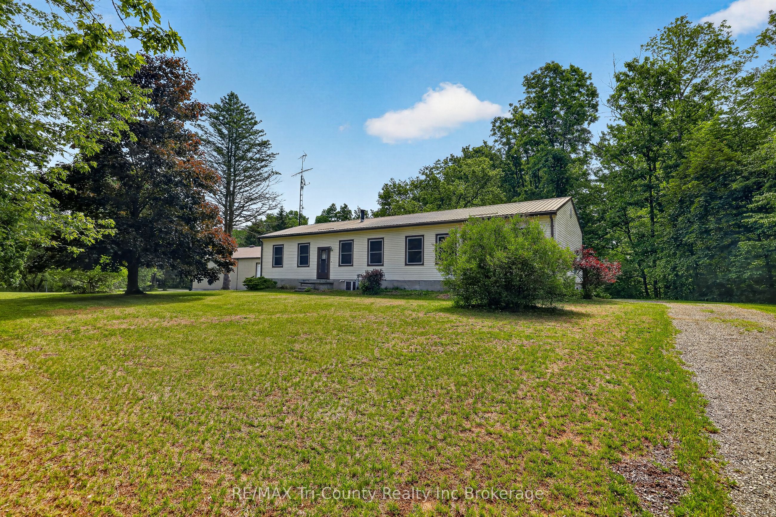 54427 Talbot Line Property Photo 47
