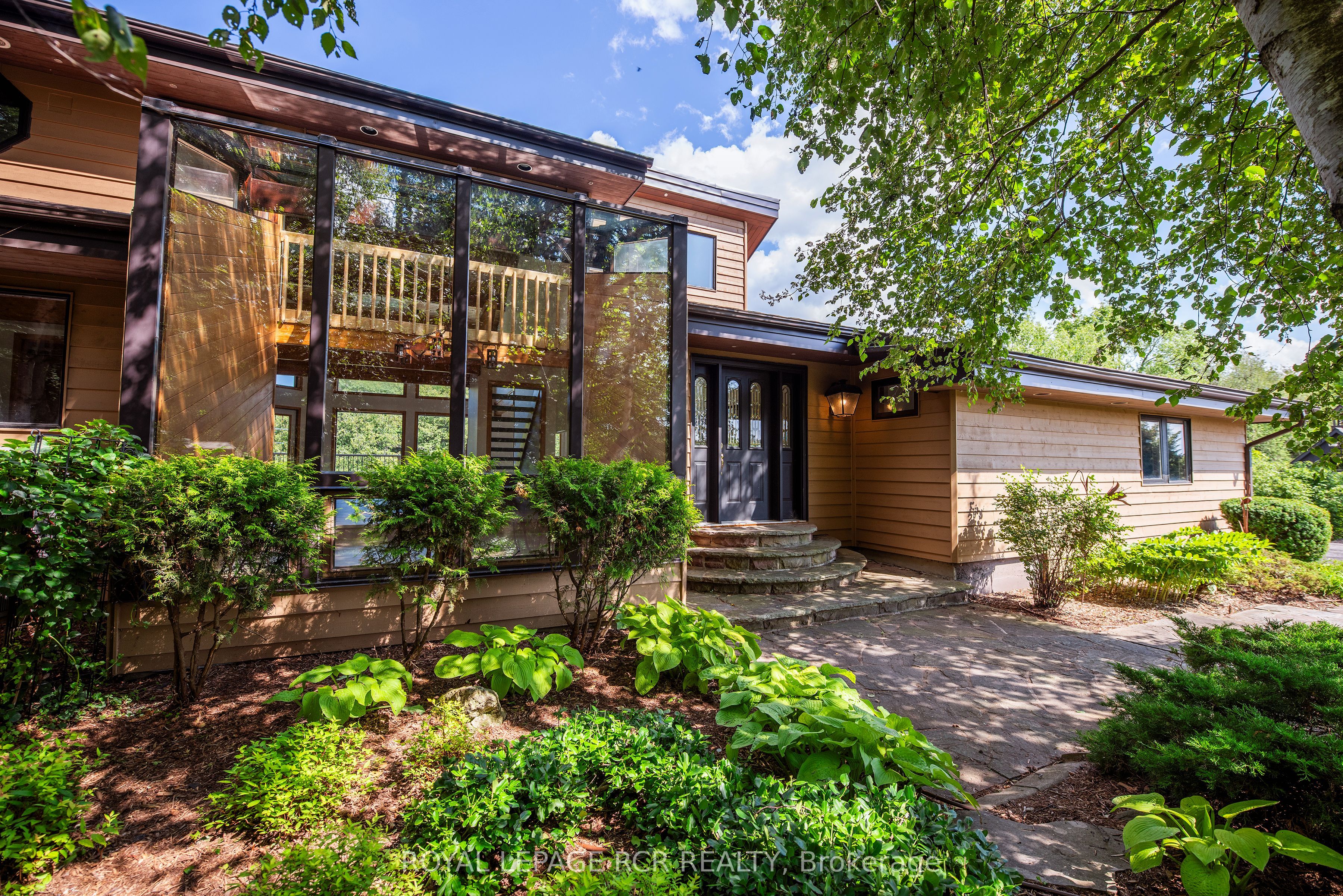674189 Hurontario Street Property Photo 3