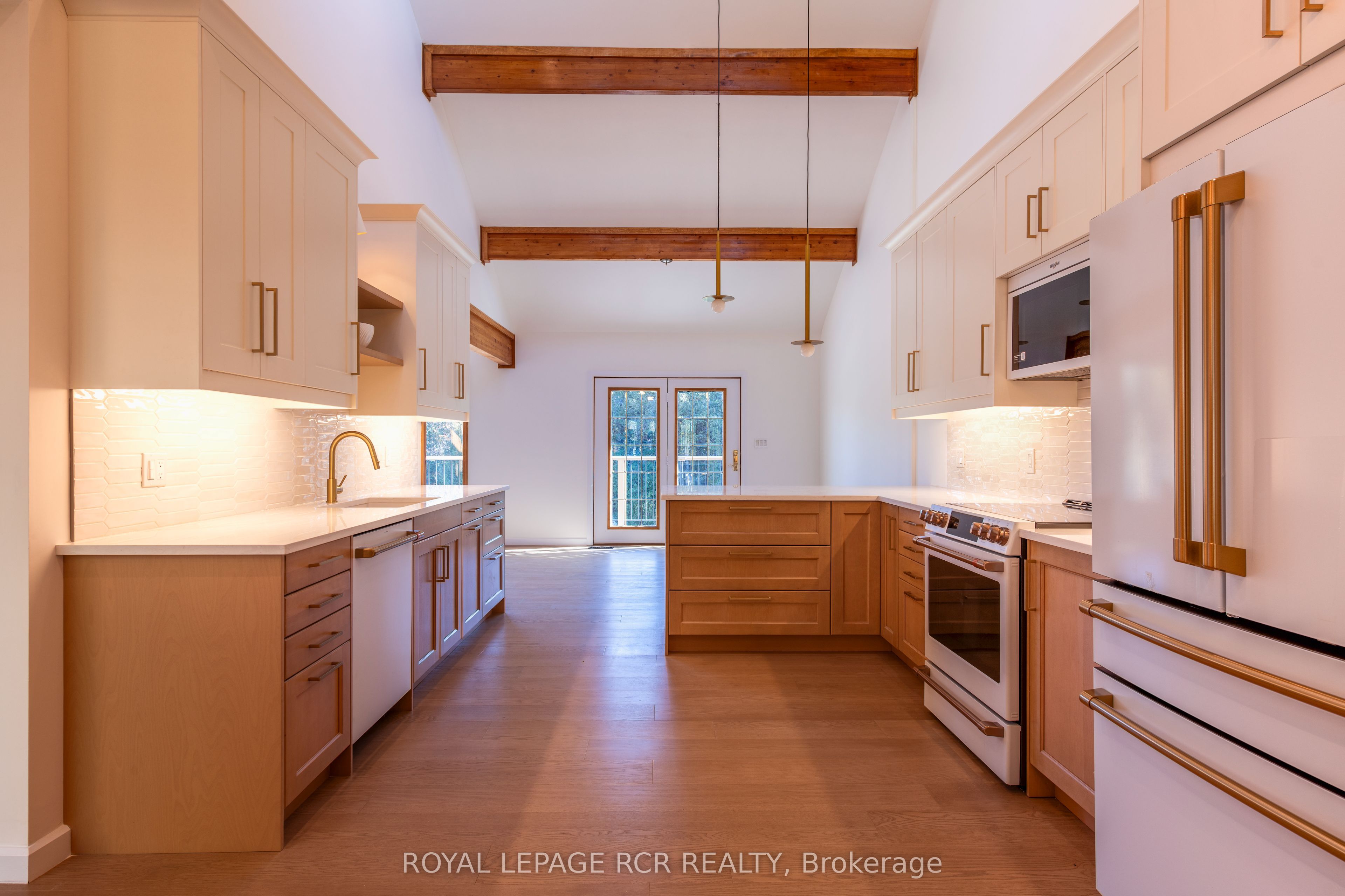 674189 Hurontario Street Property Photo 6