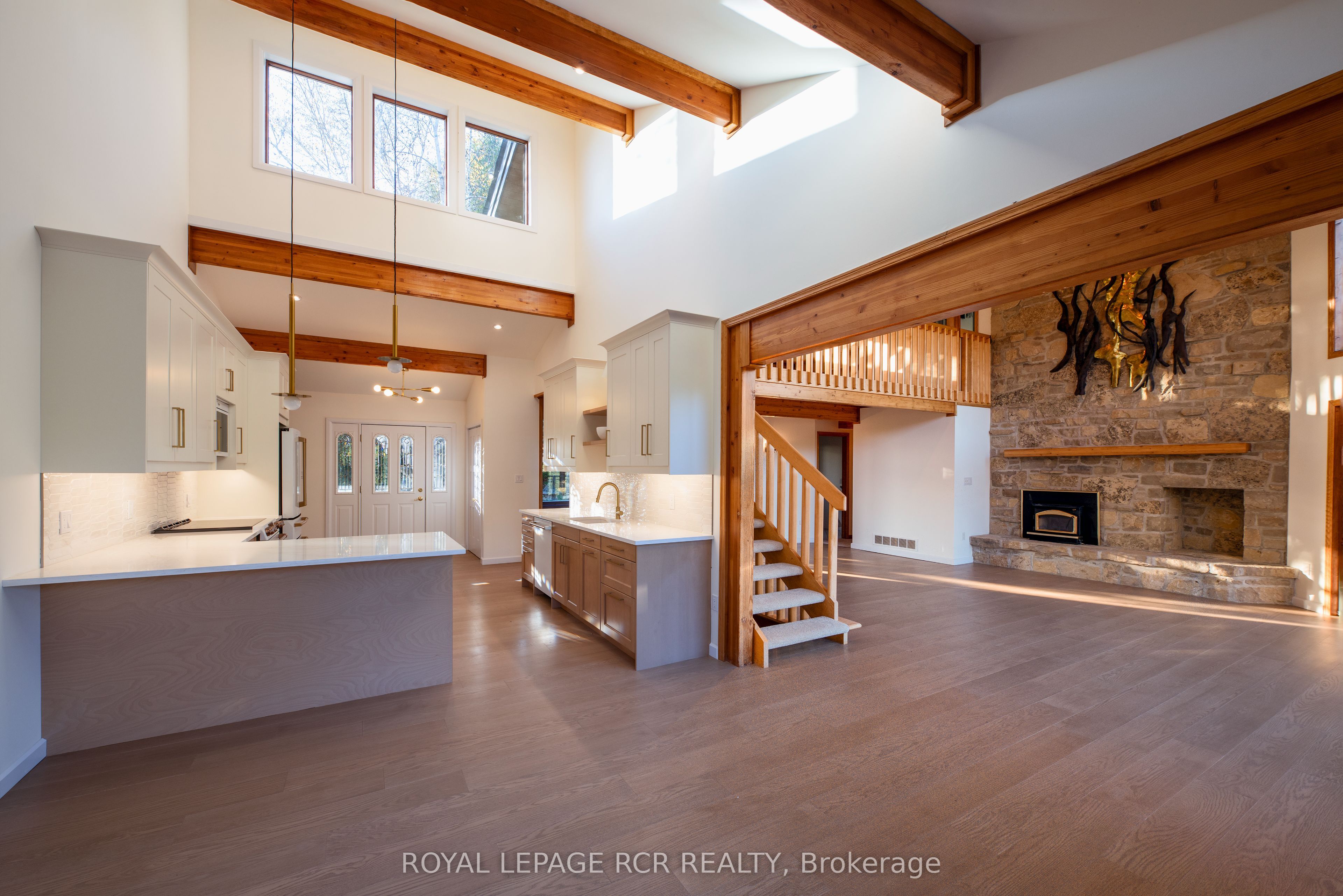 674189 Hurontario Street Property Photo 8