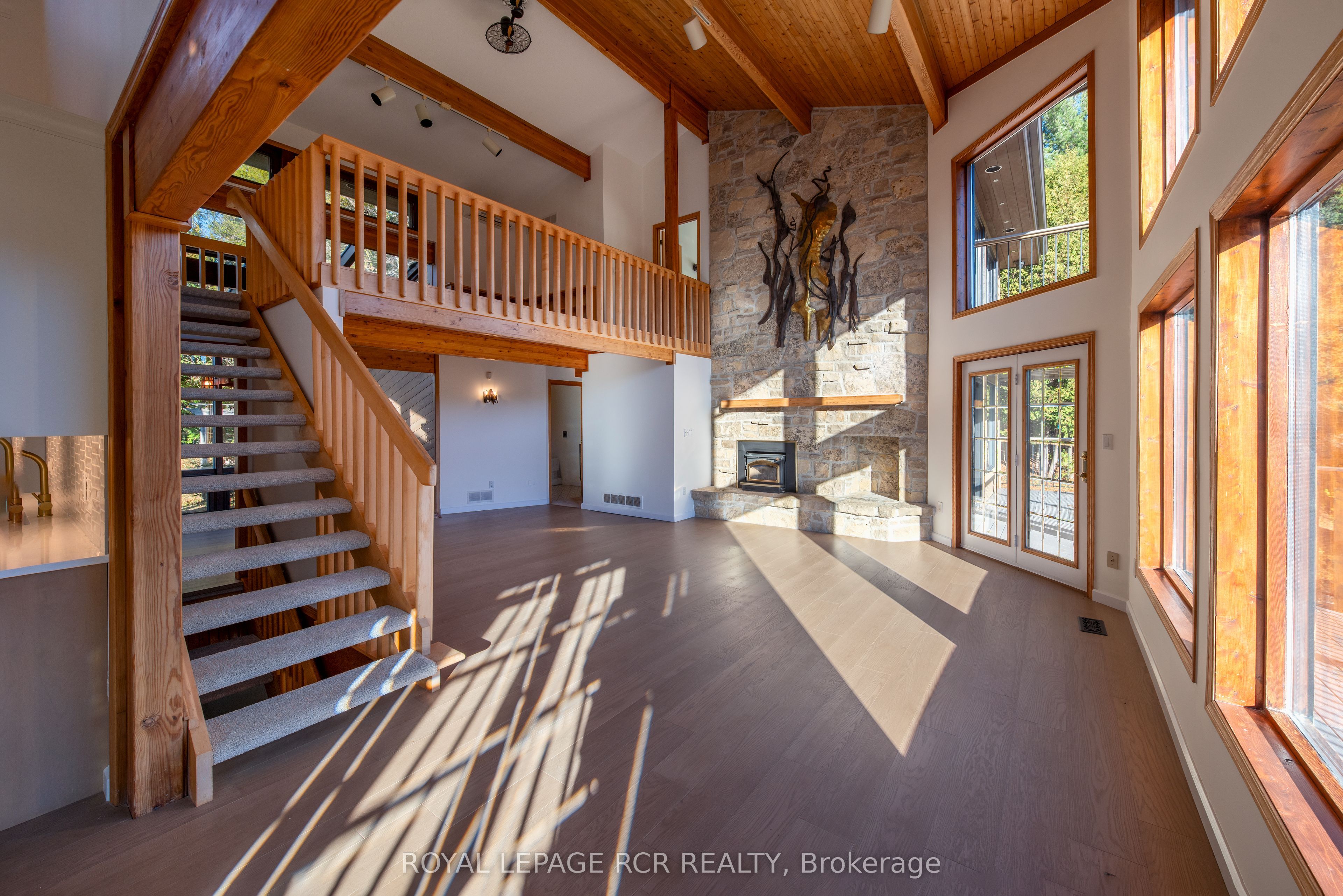 674189 Hurontario Street Property Photo 9