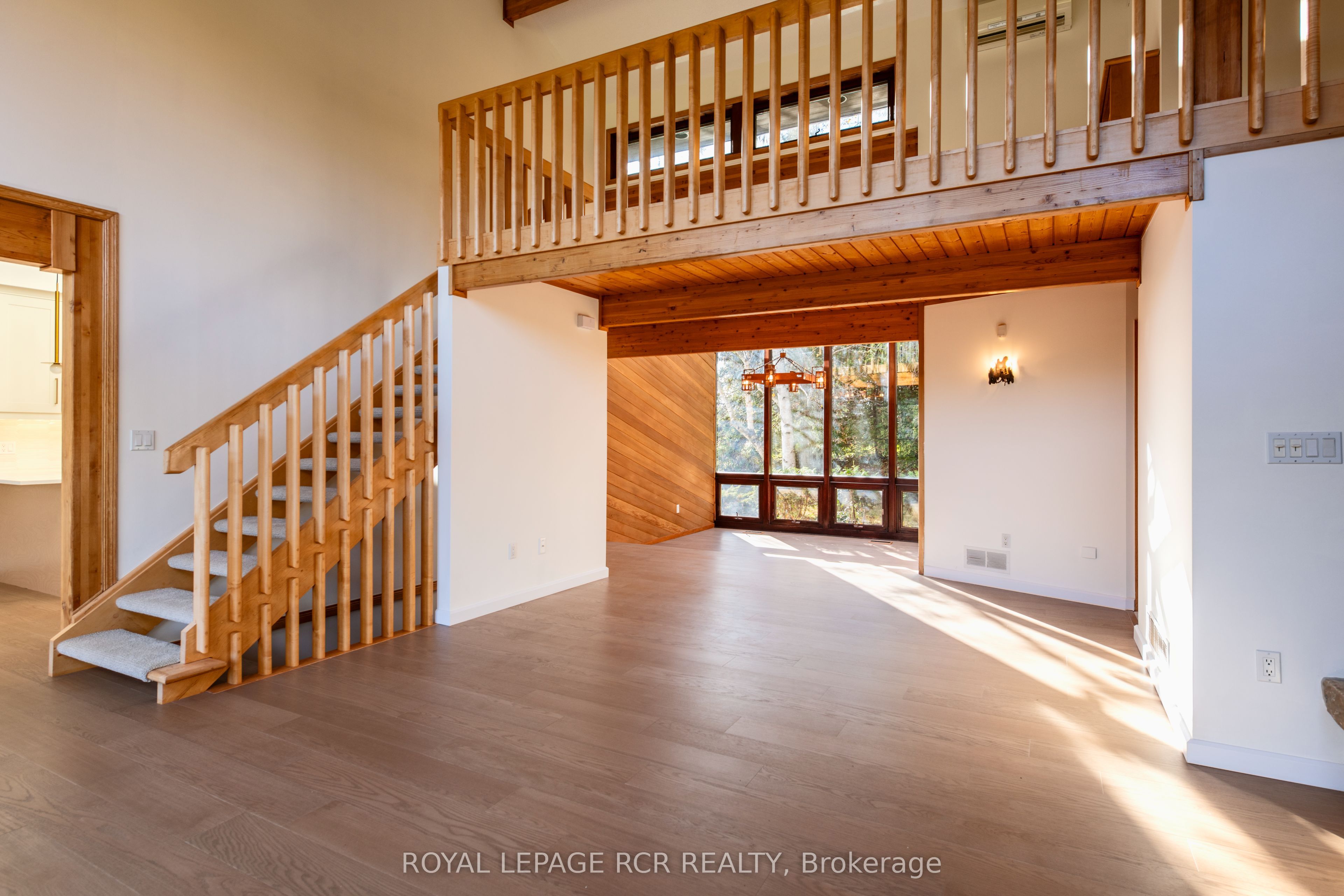 674189 Hurontario Street Property Photo 12