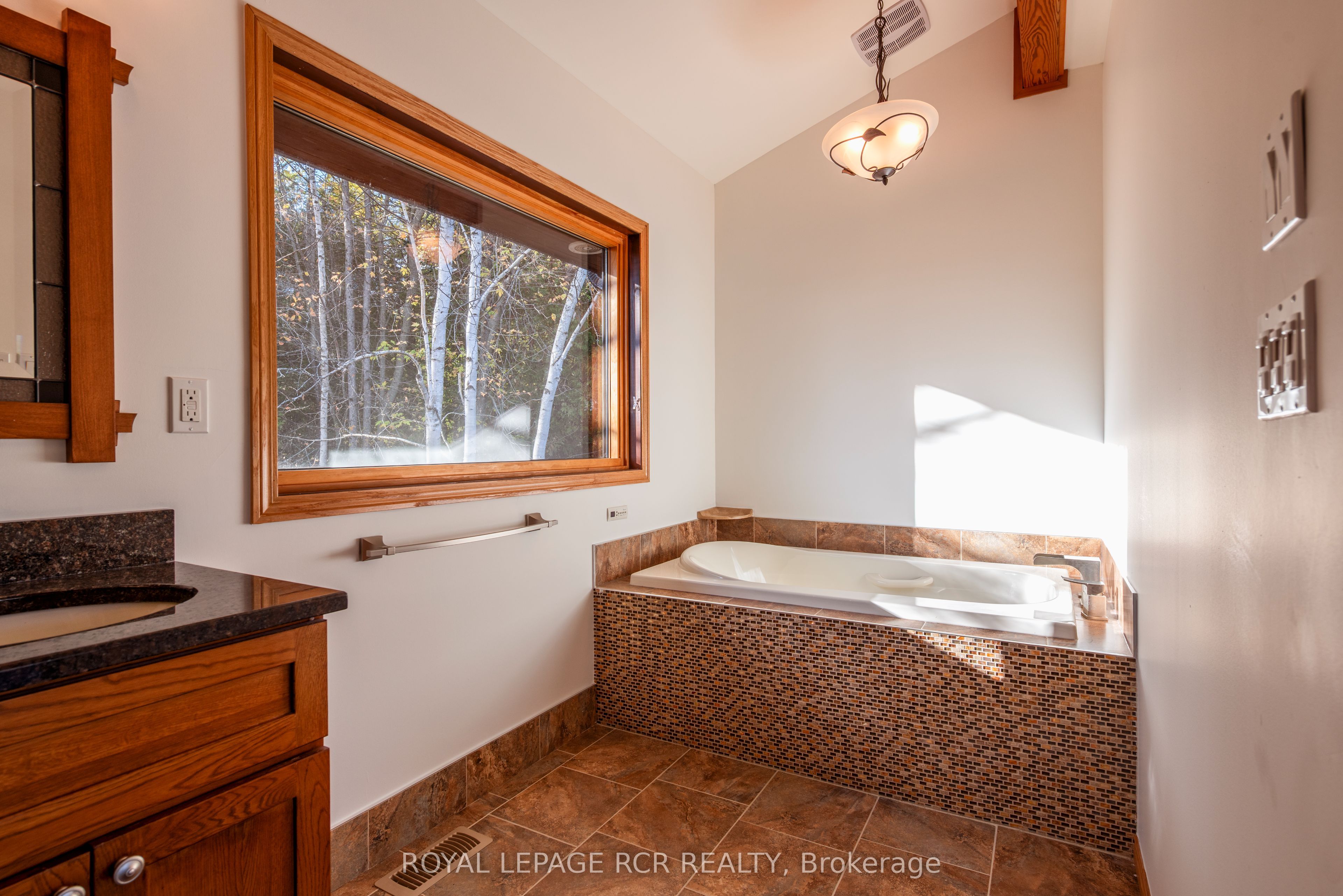 674189 Hurontario Street Property Photo 20