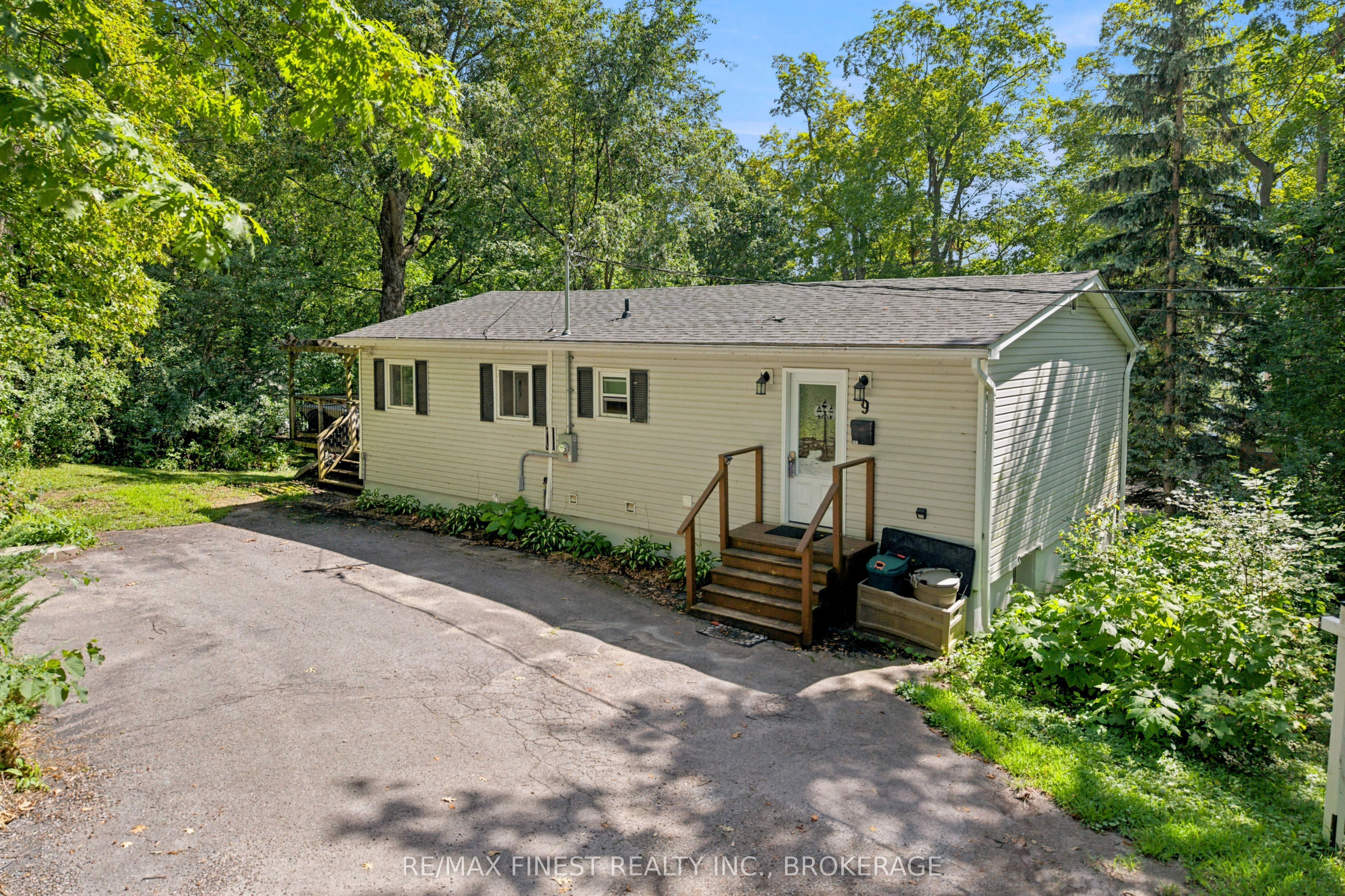 9 Mallard Lane Property Photo 1