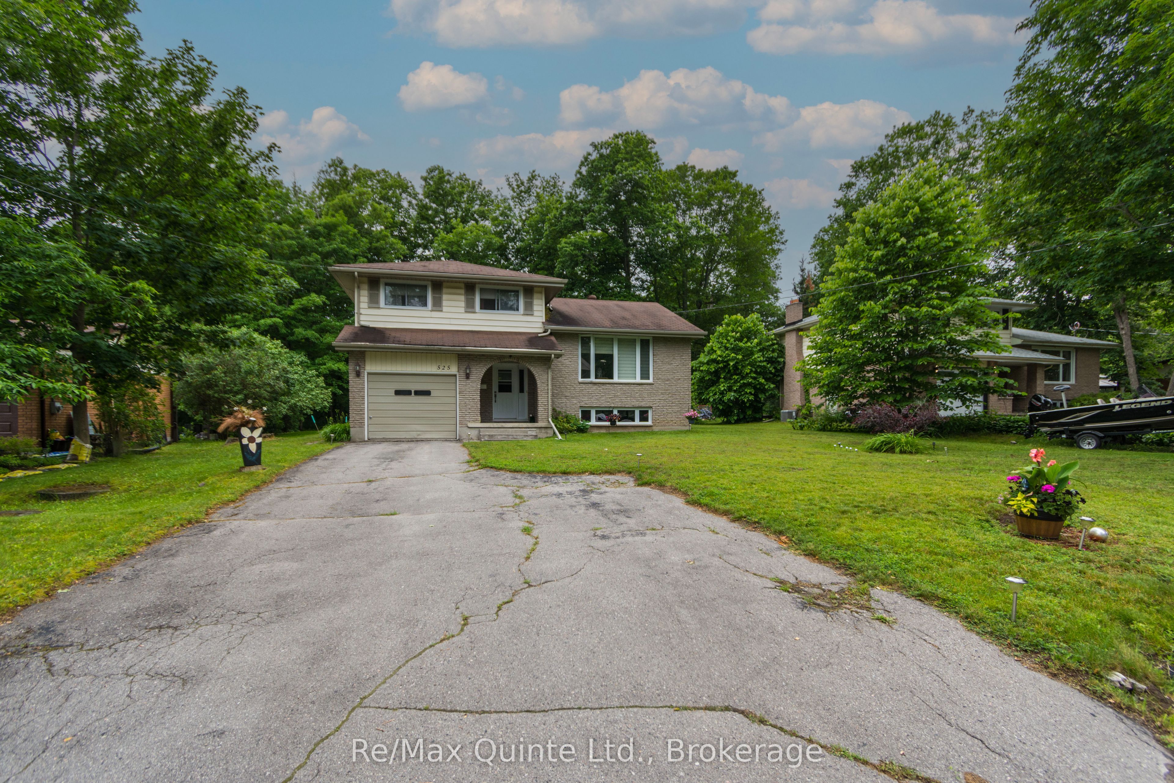 525 Whites Road Property Photo 3
