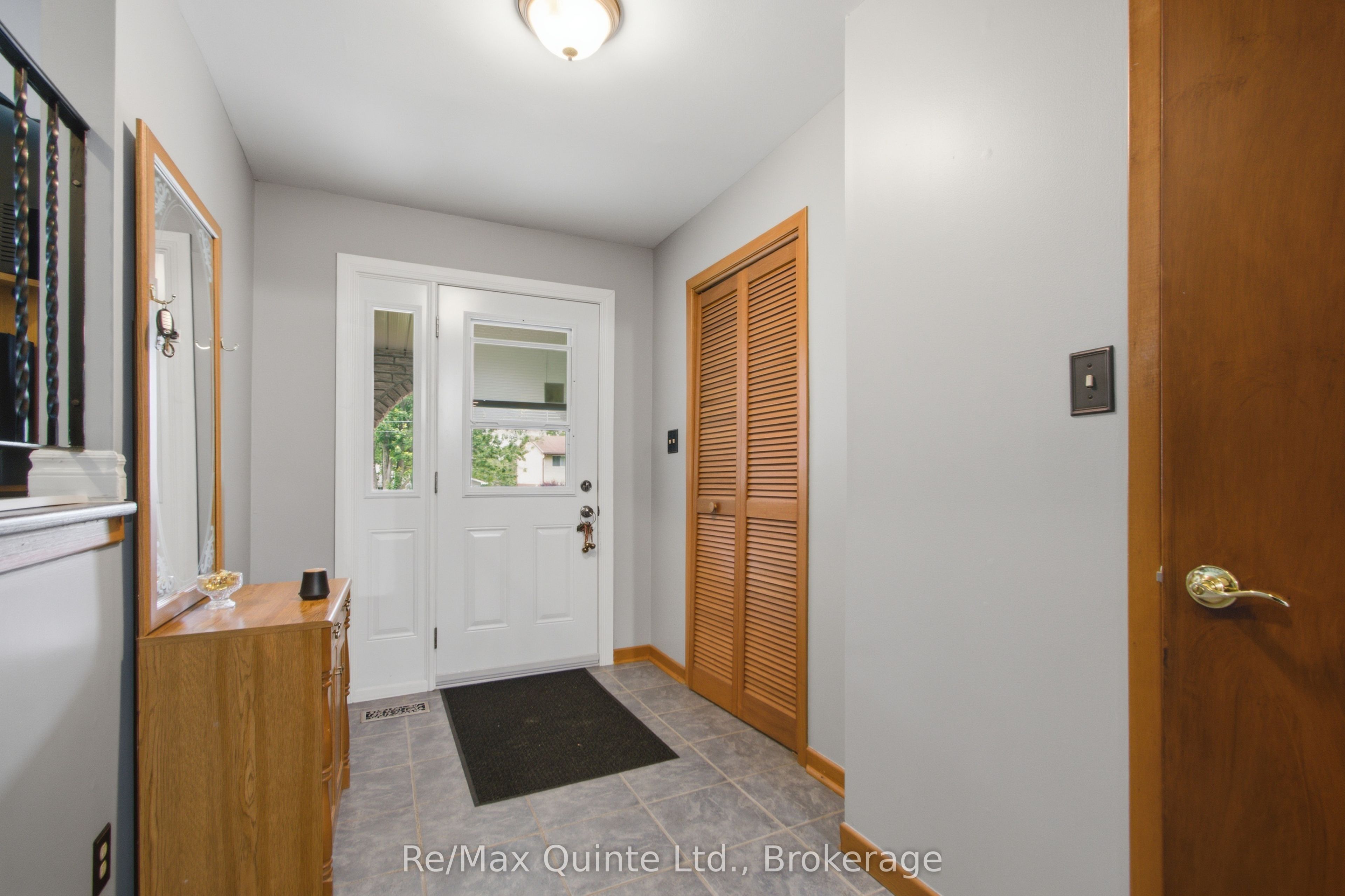 525 Whites Road Property Photo 8
