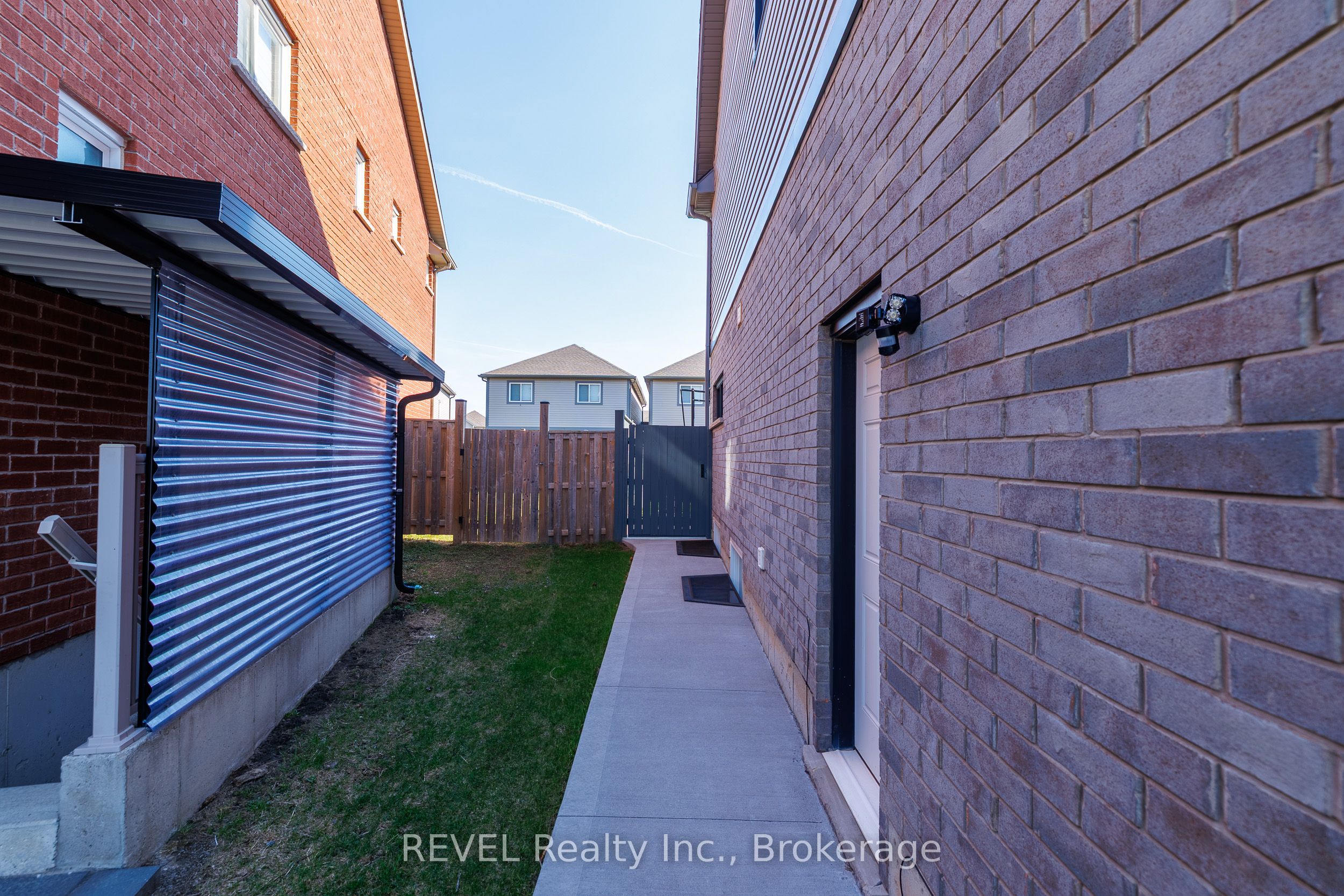 8 Elderberry Road Property Photo 5