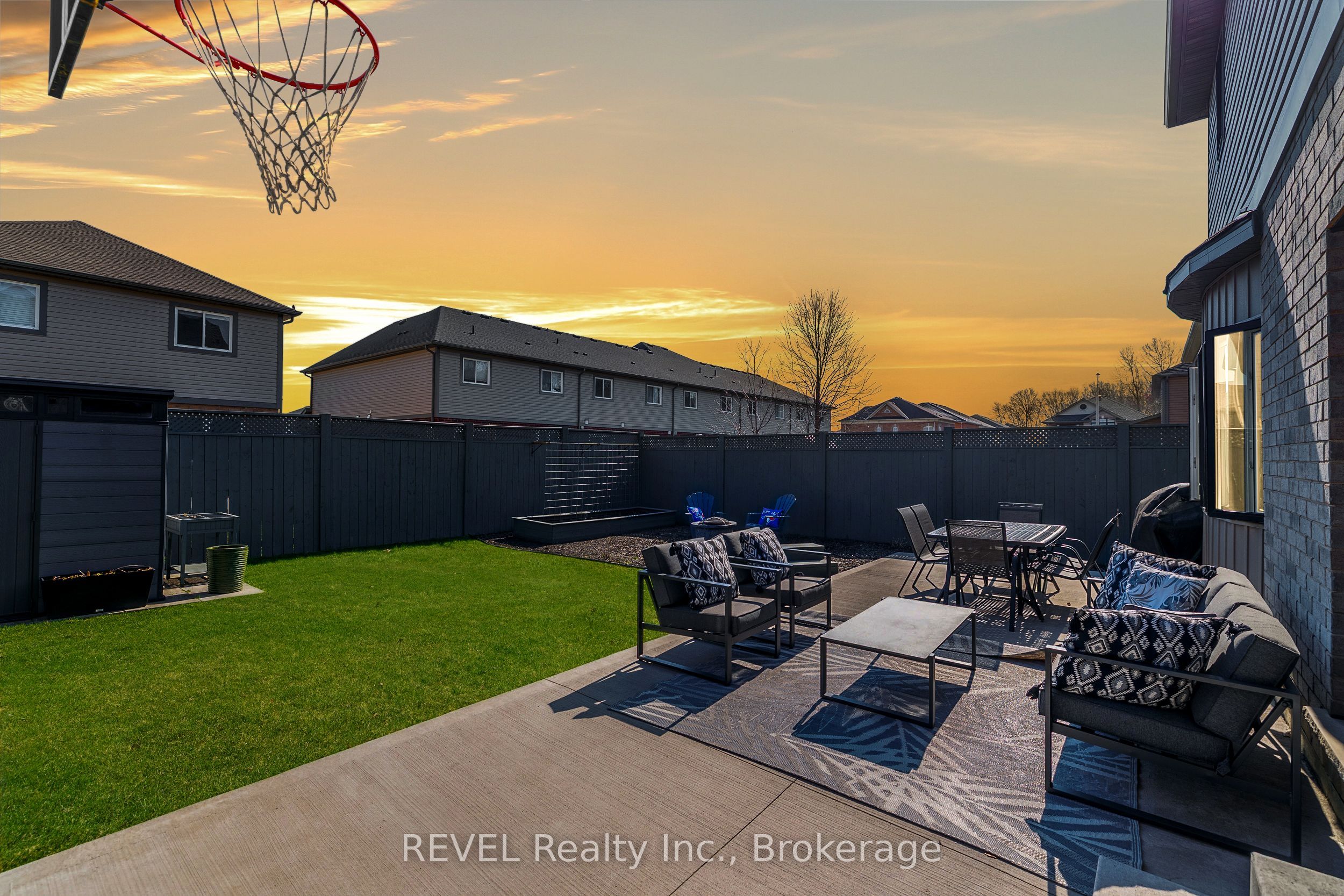8 Elderberry Road Property Photo 10