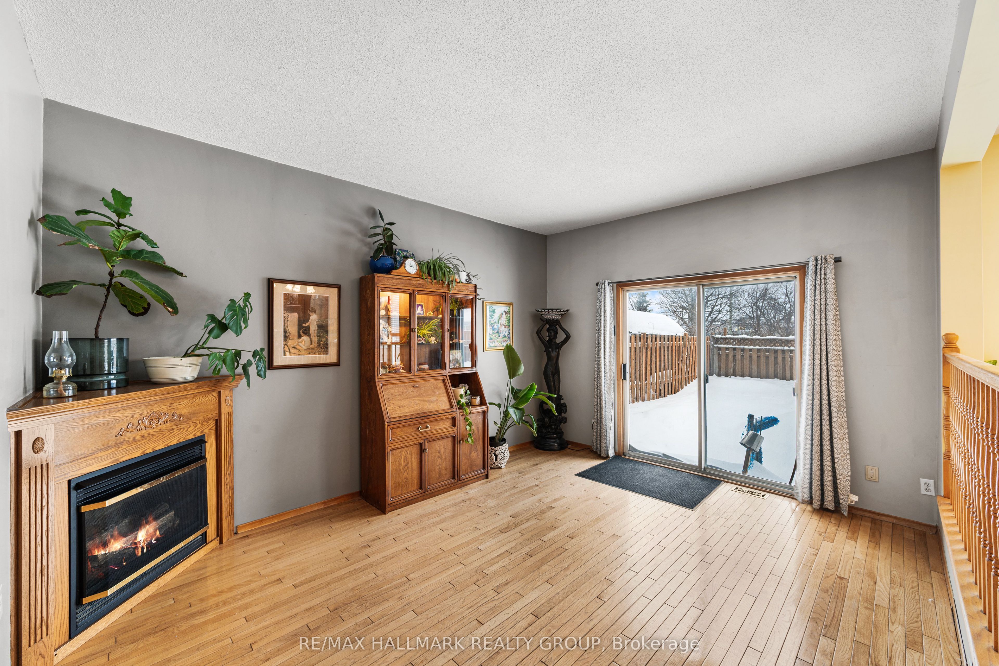 477 Duvernay Drive Property Photo 6